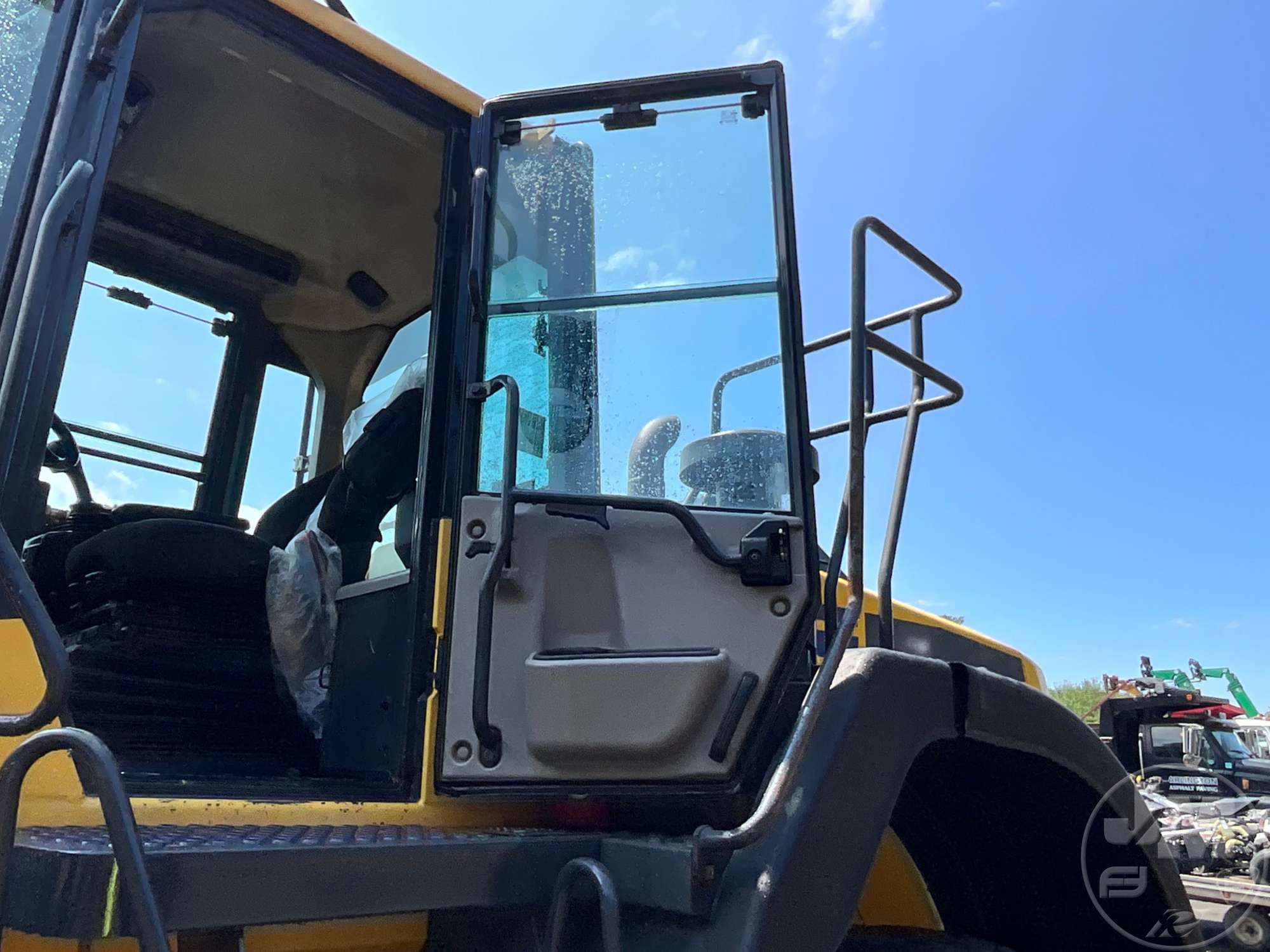 2016 Komatsu WA380-8