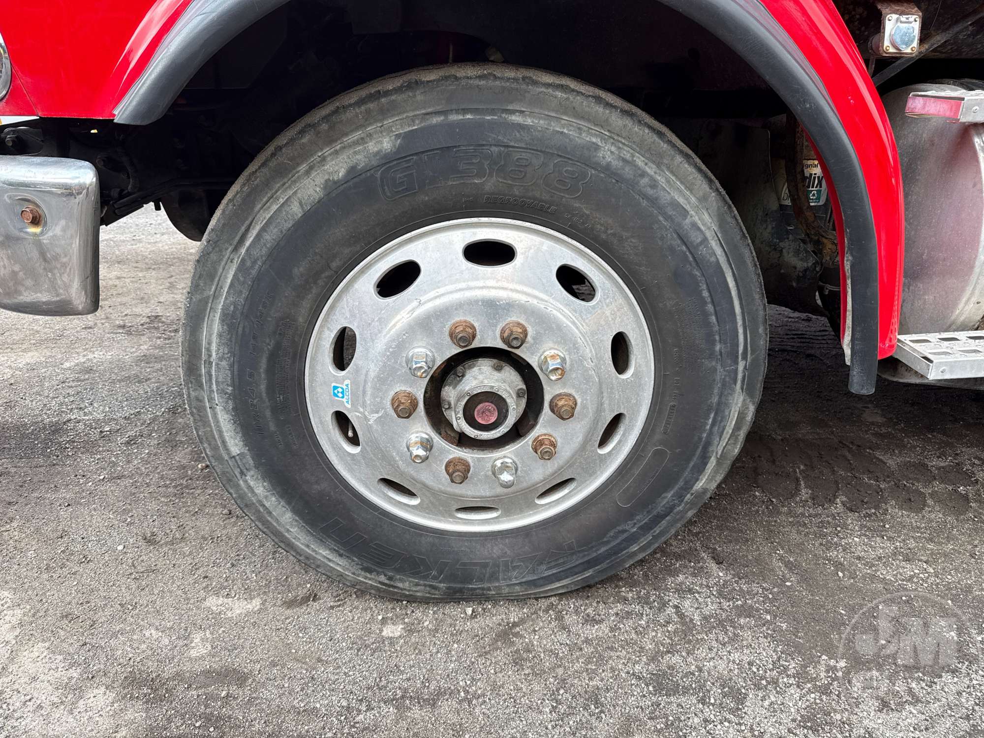 1998 Ford LT9513