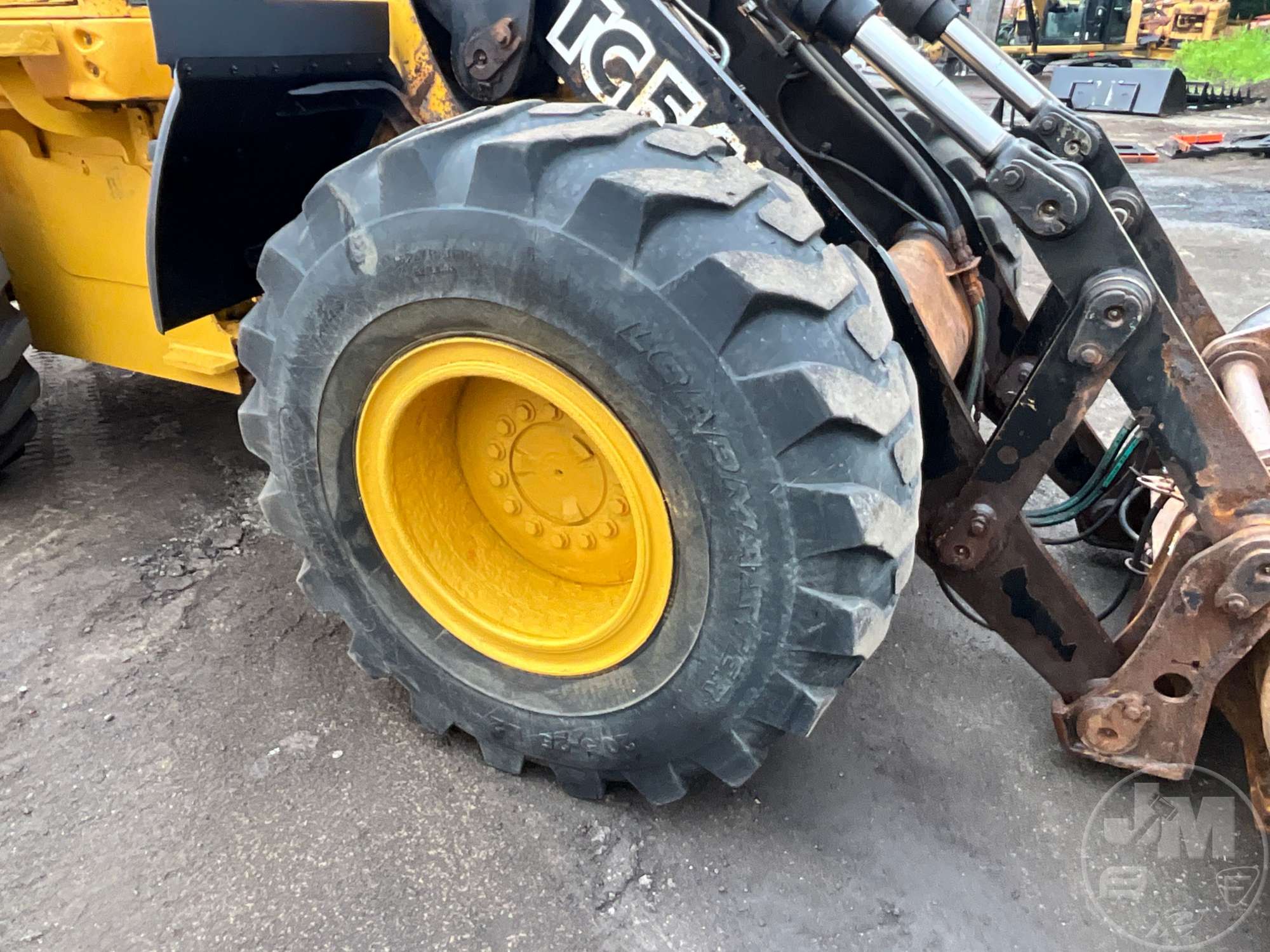 2001 John Deere TC54H