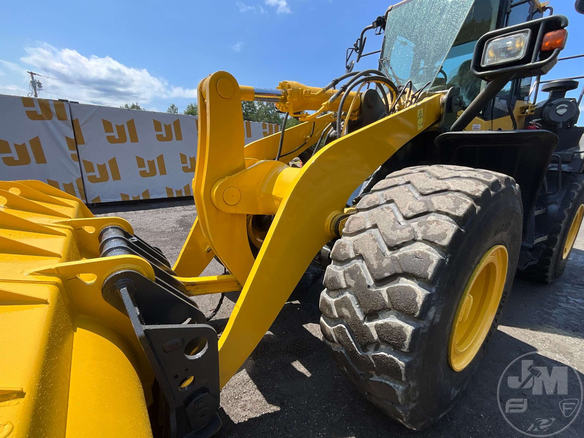 2016 Komatsu WA380-8