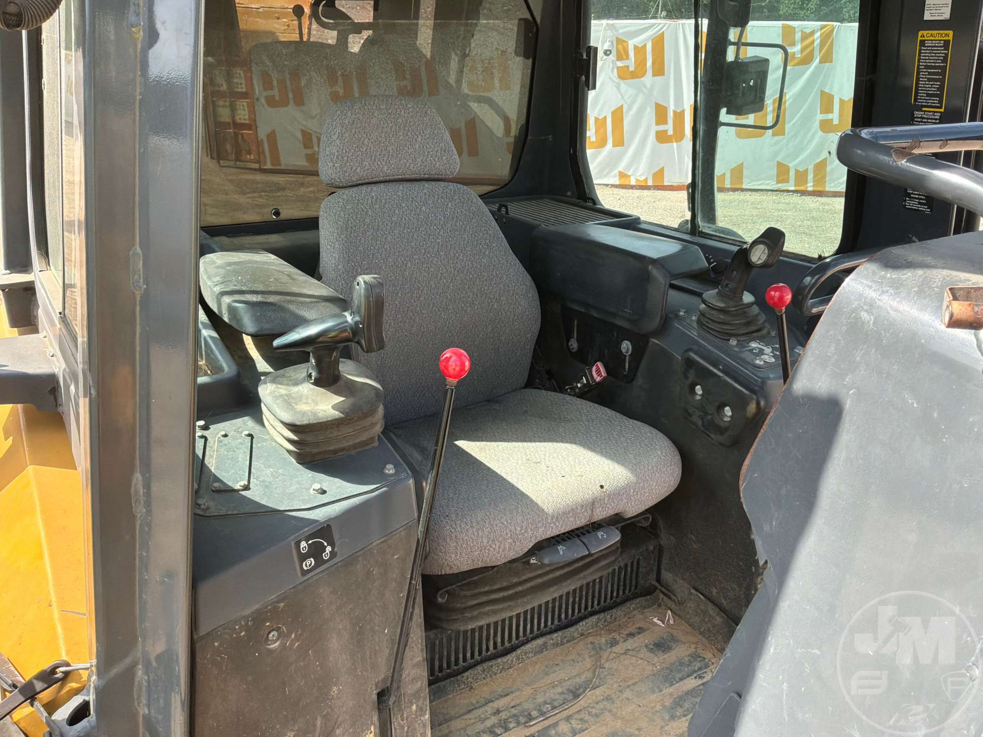 2015 John Deere 650K LGP