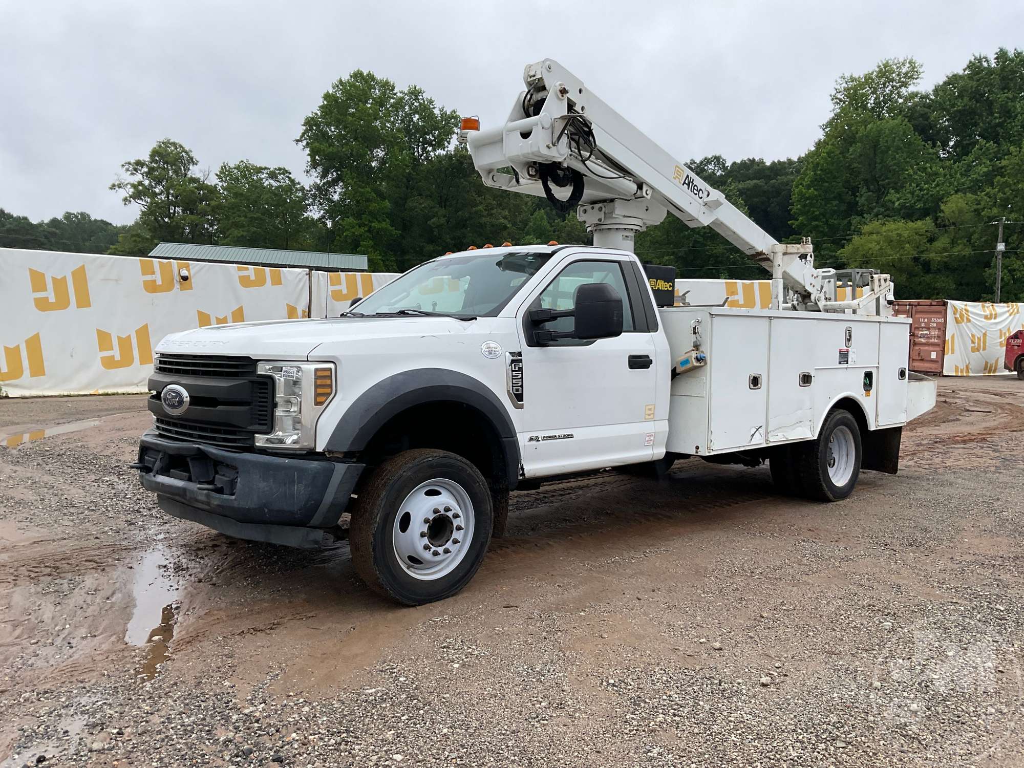 Photo of a 2018 Ford F-550