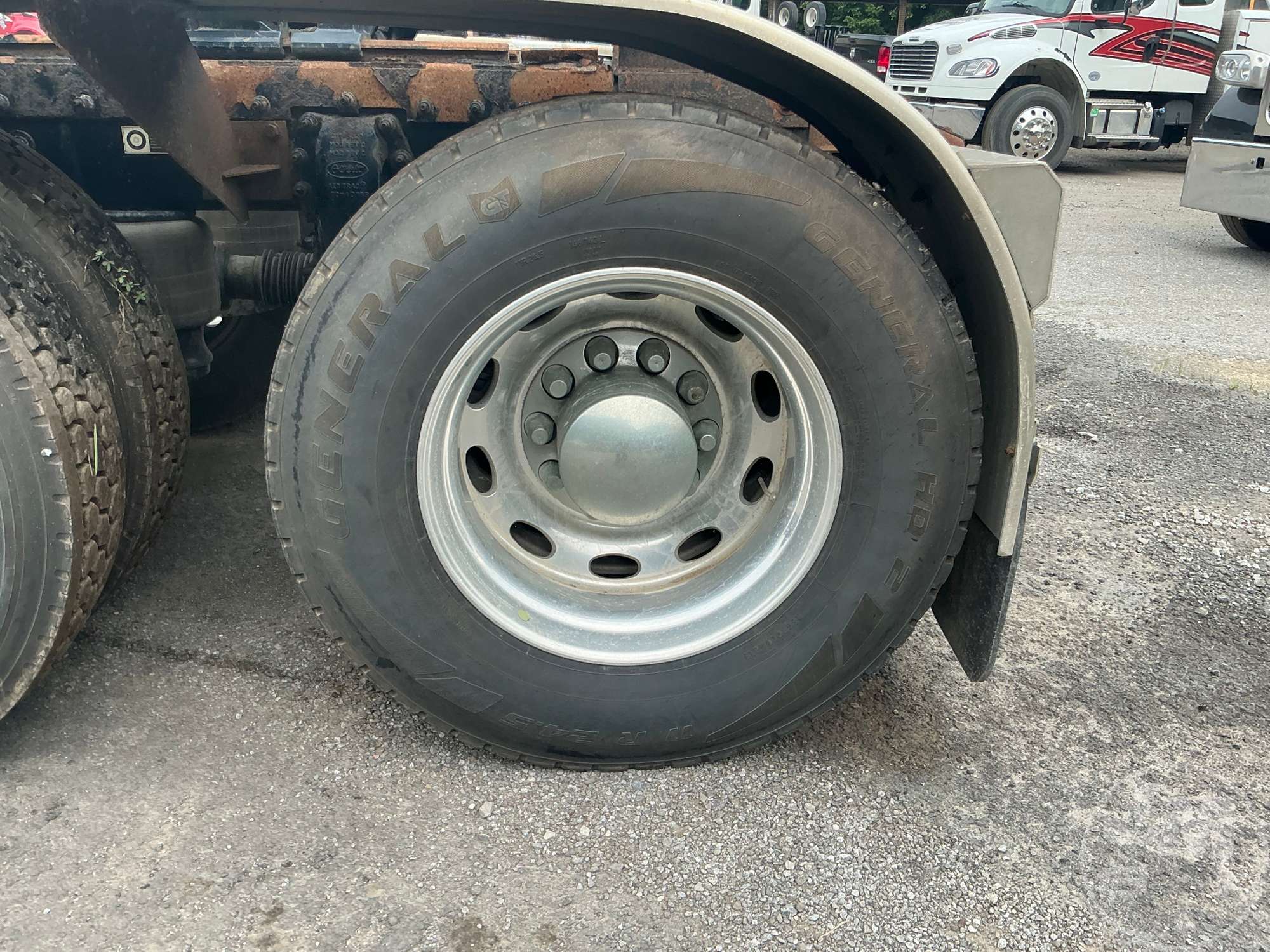 2020 Peterbilt 567