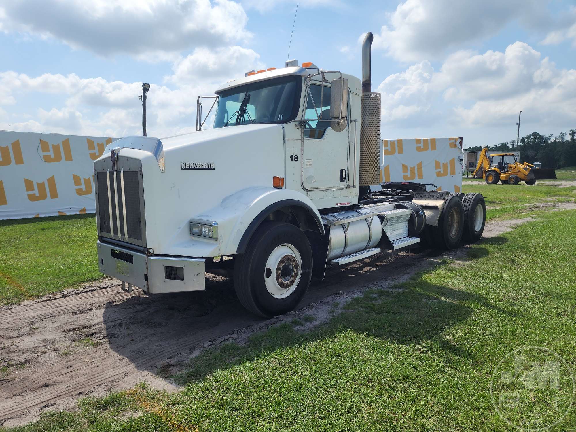 Photo of a 2011 Kenworth T8 SERIES