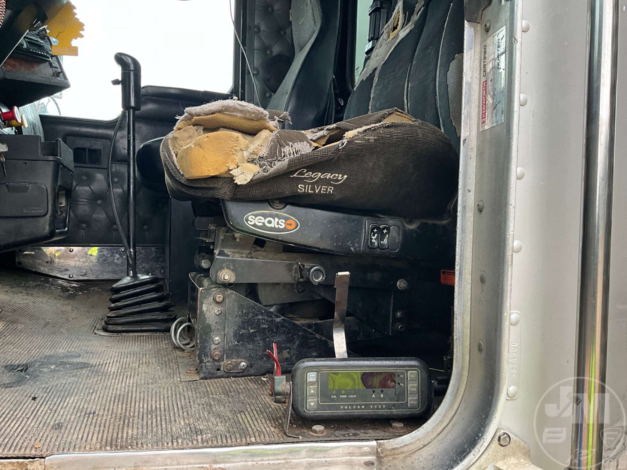 2001 Kenworth T800