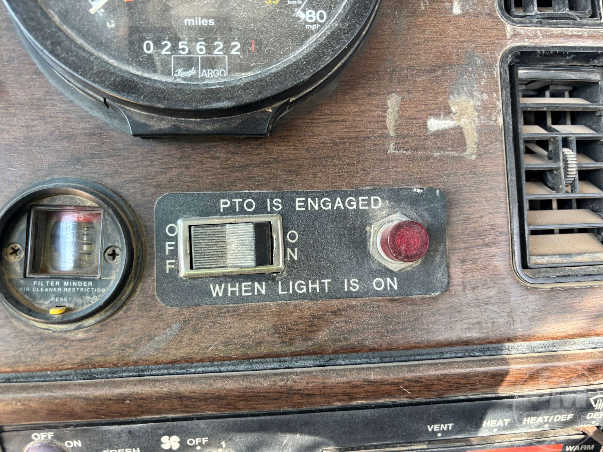 1992 Freightliner LONG CONV.