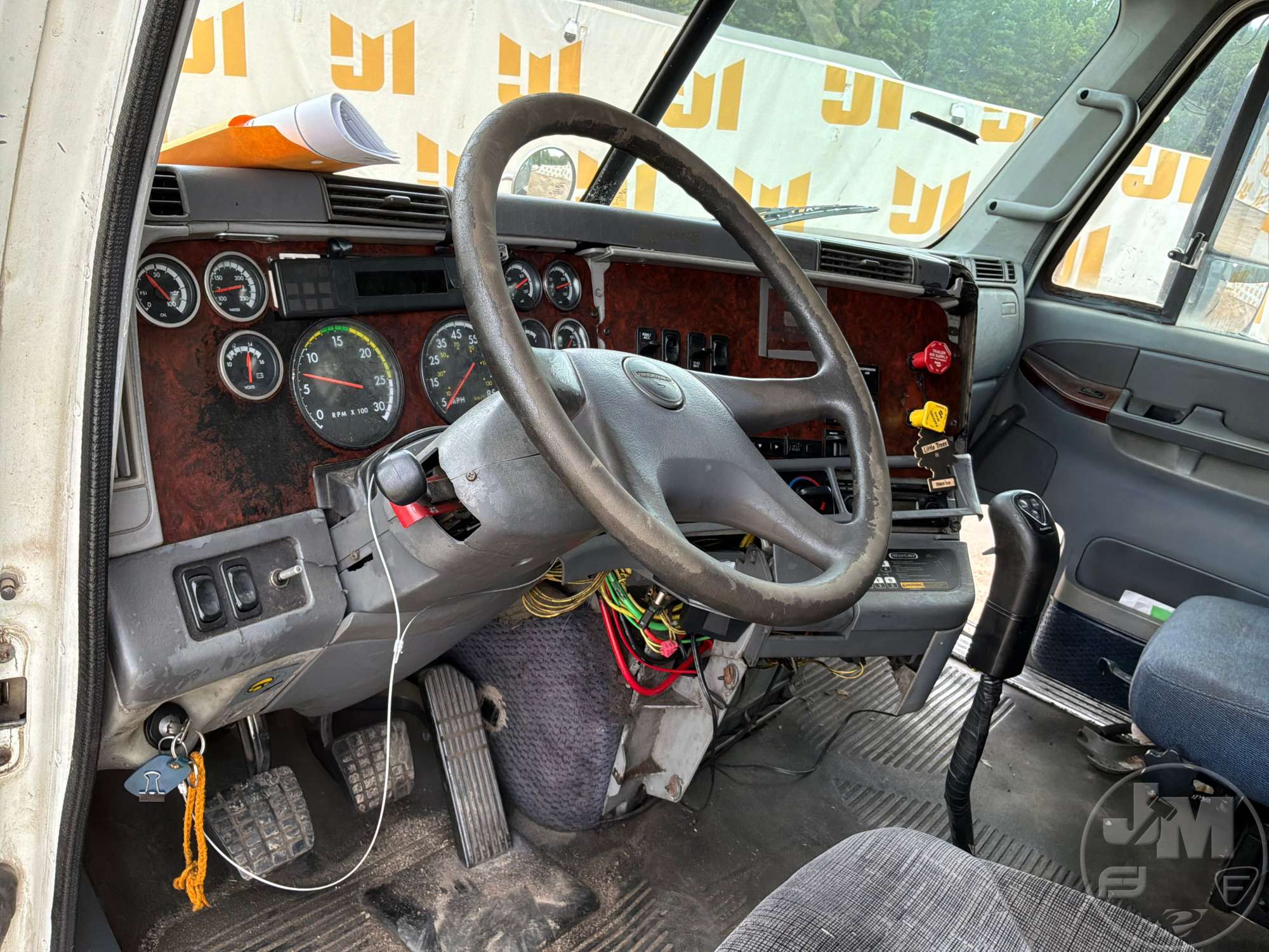 2001 Freightliner CST120