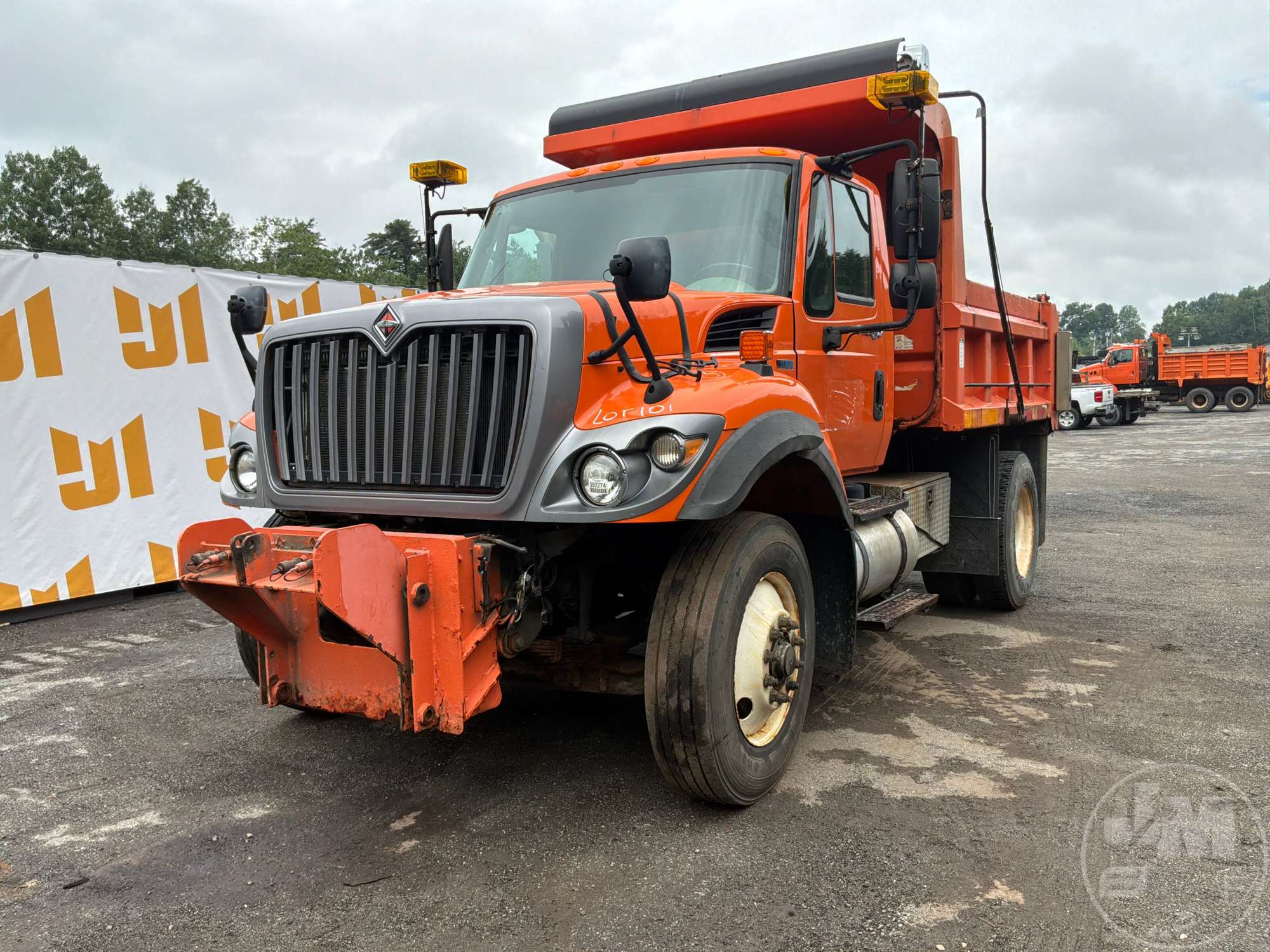 Photo of a 2012 International 7400 SFA