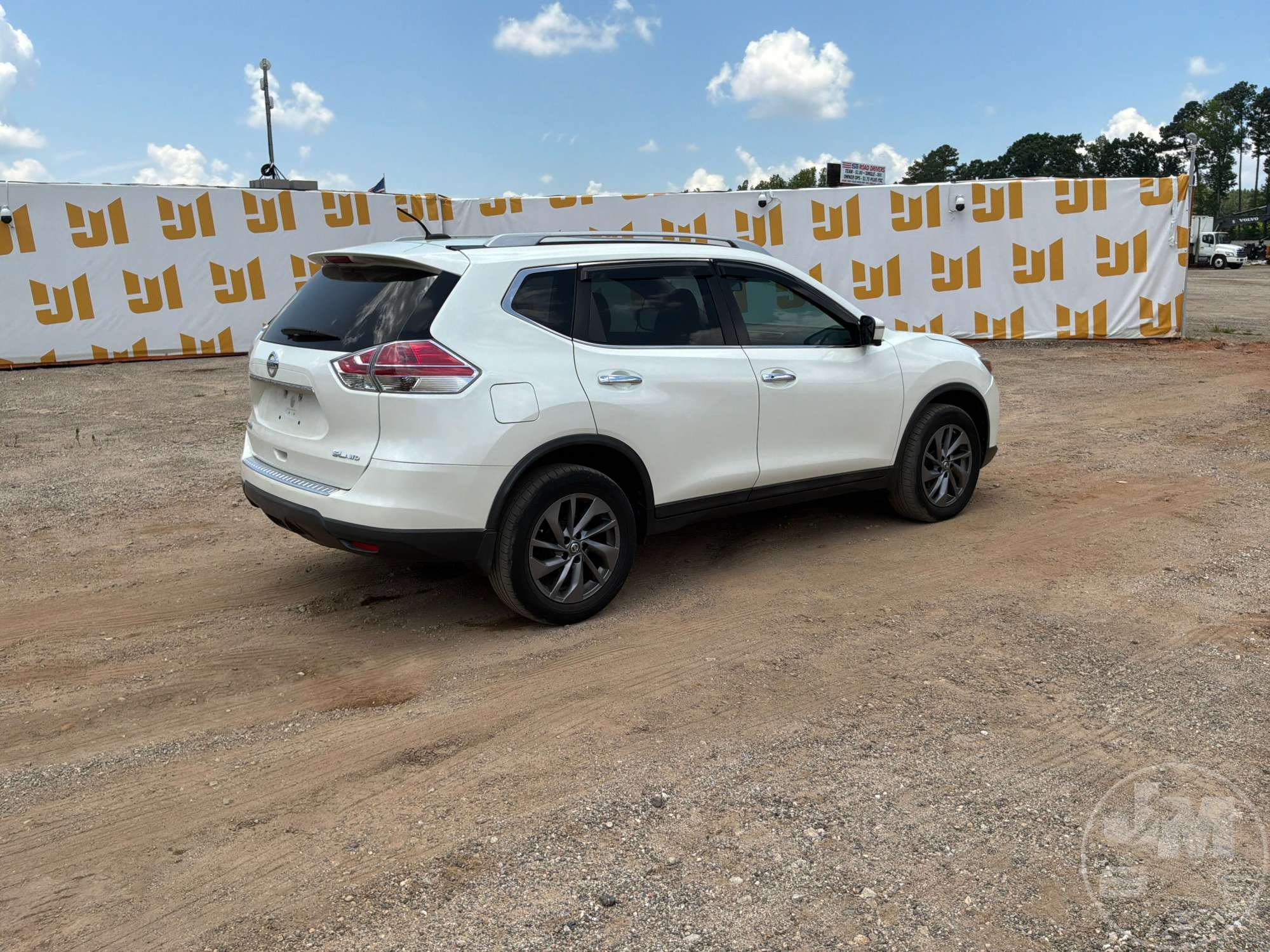 2016 Nissan ROGUE SL