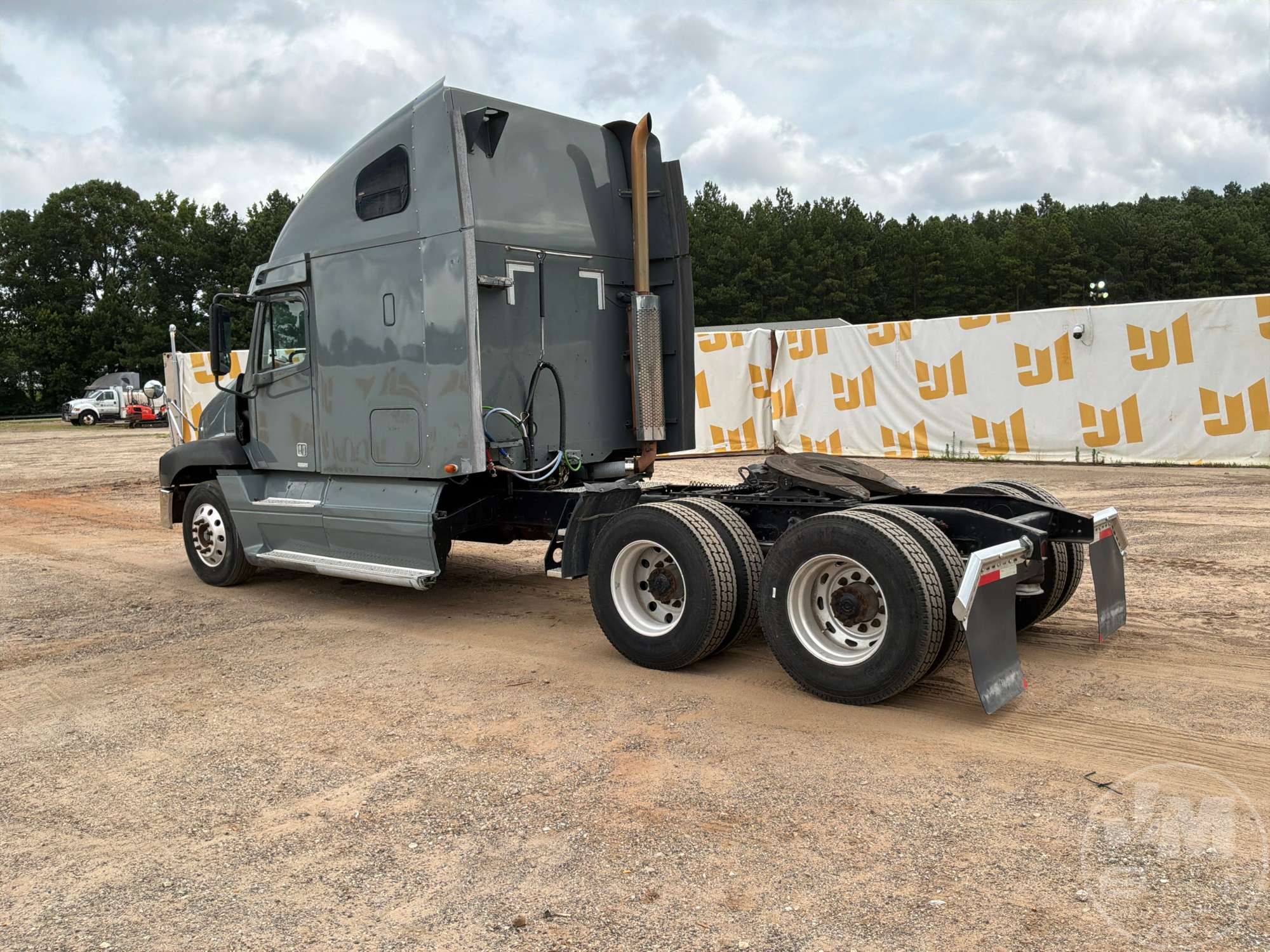 2001 Freightliner CST120