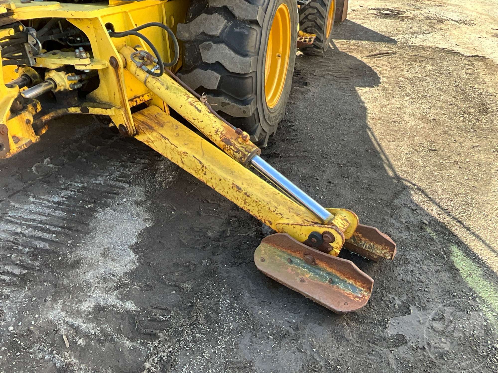 2004 New Holland LB75.B