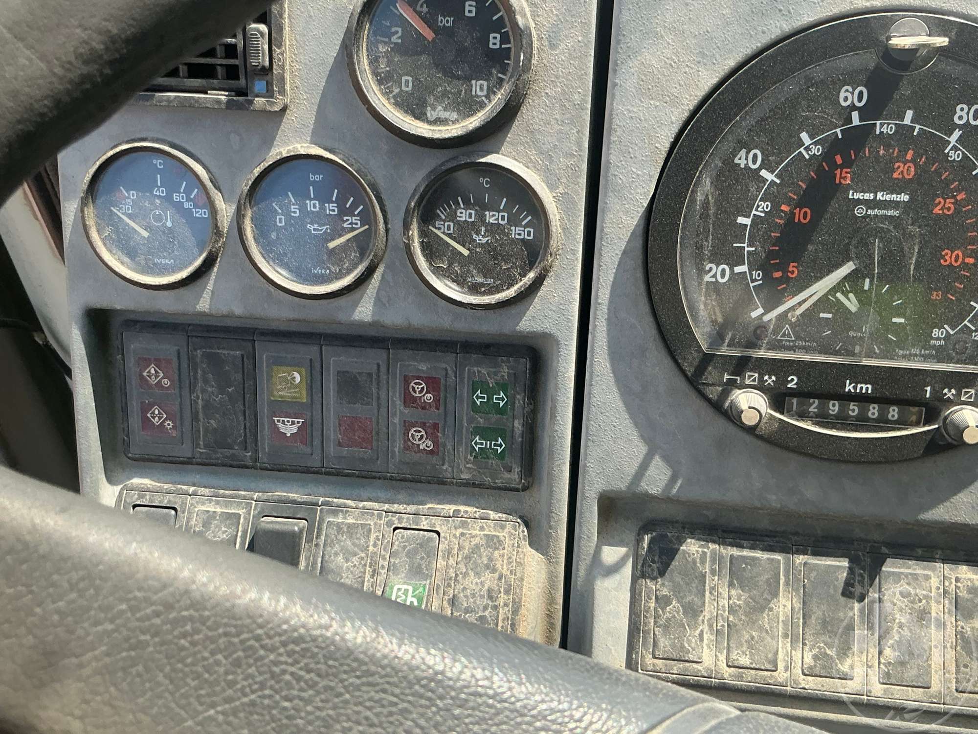 2000 Grove GMK5210