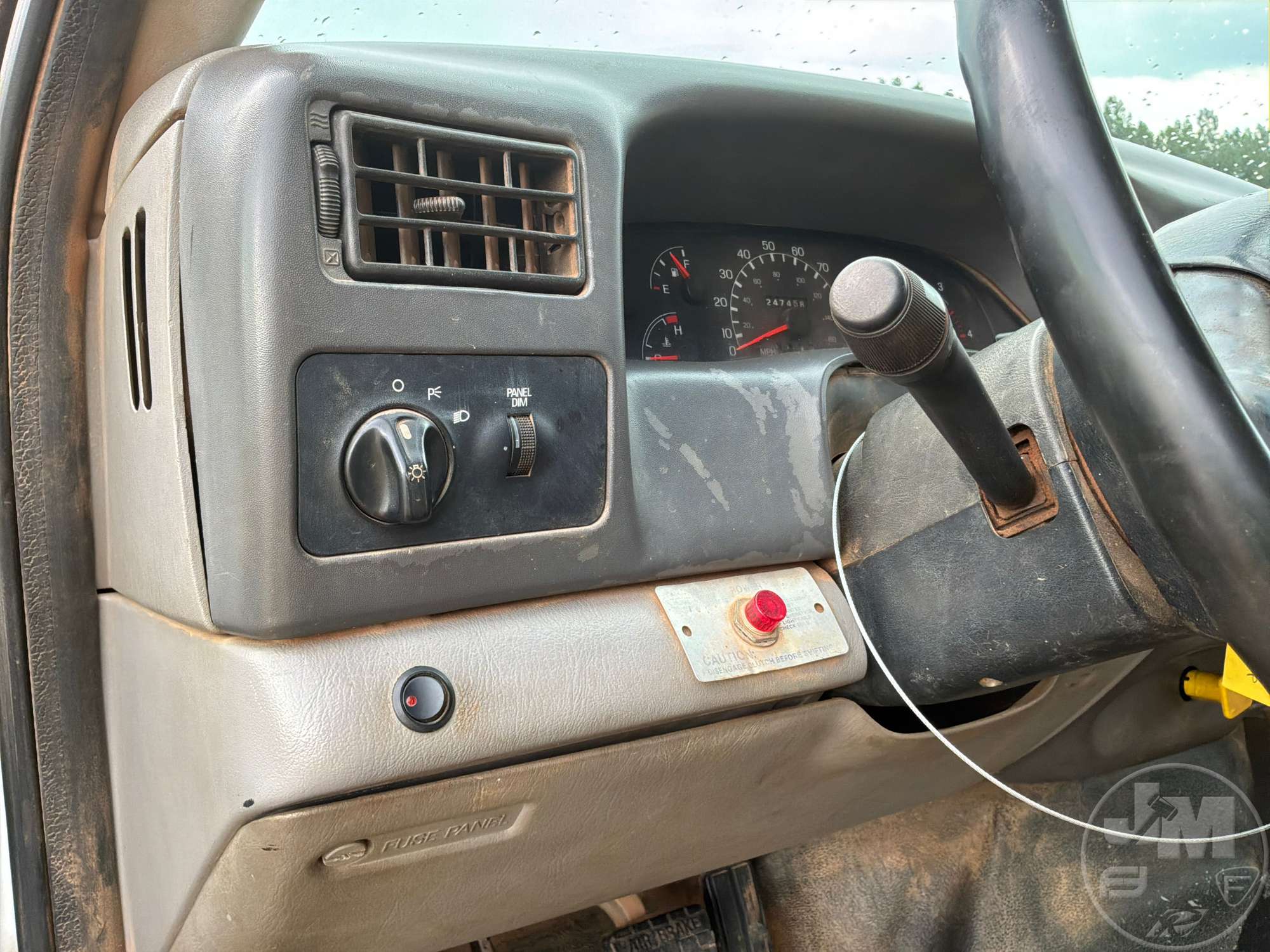 2000 Ford F-750
