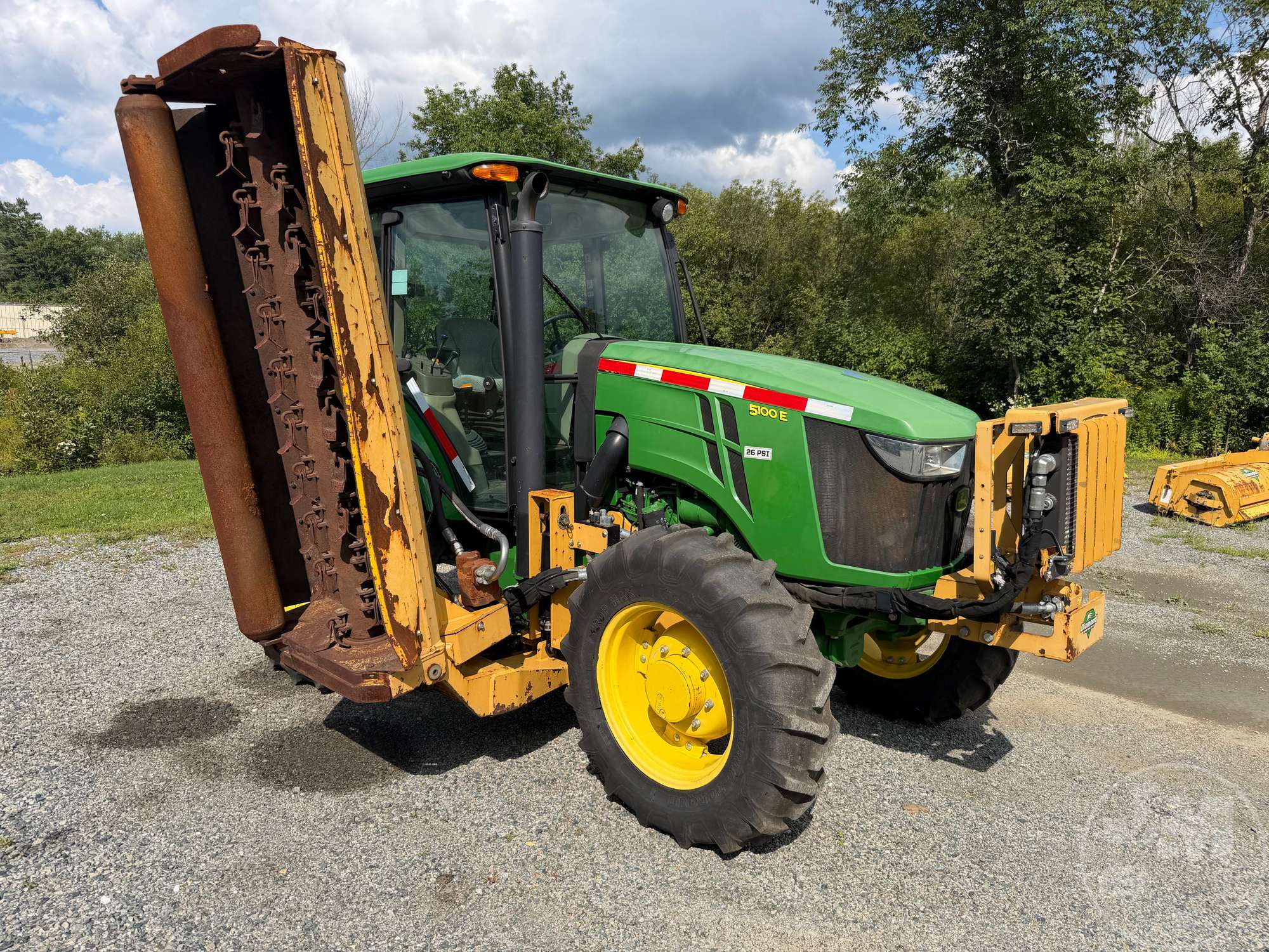 0 John Deere 5100E