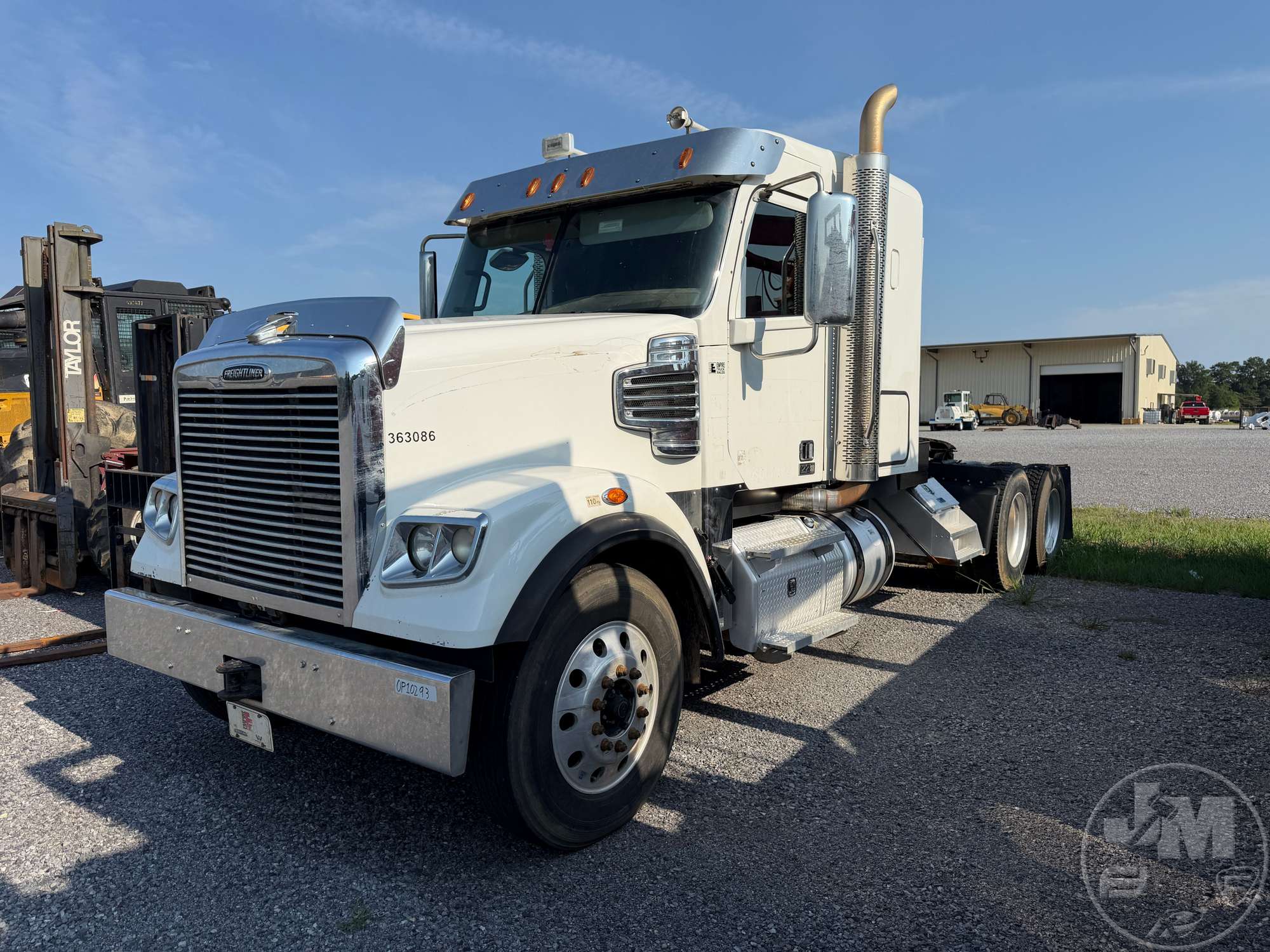Photo of 2020 Freightliner SD122