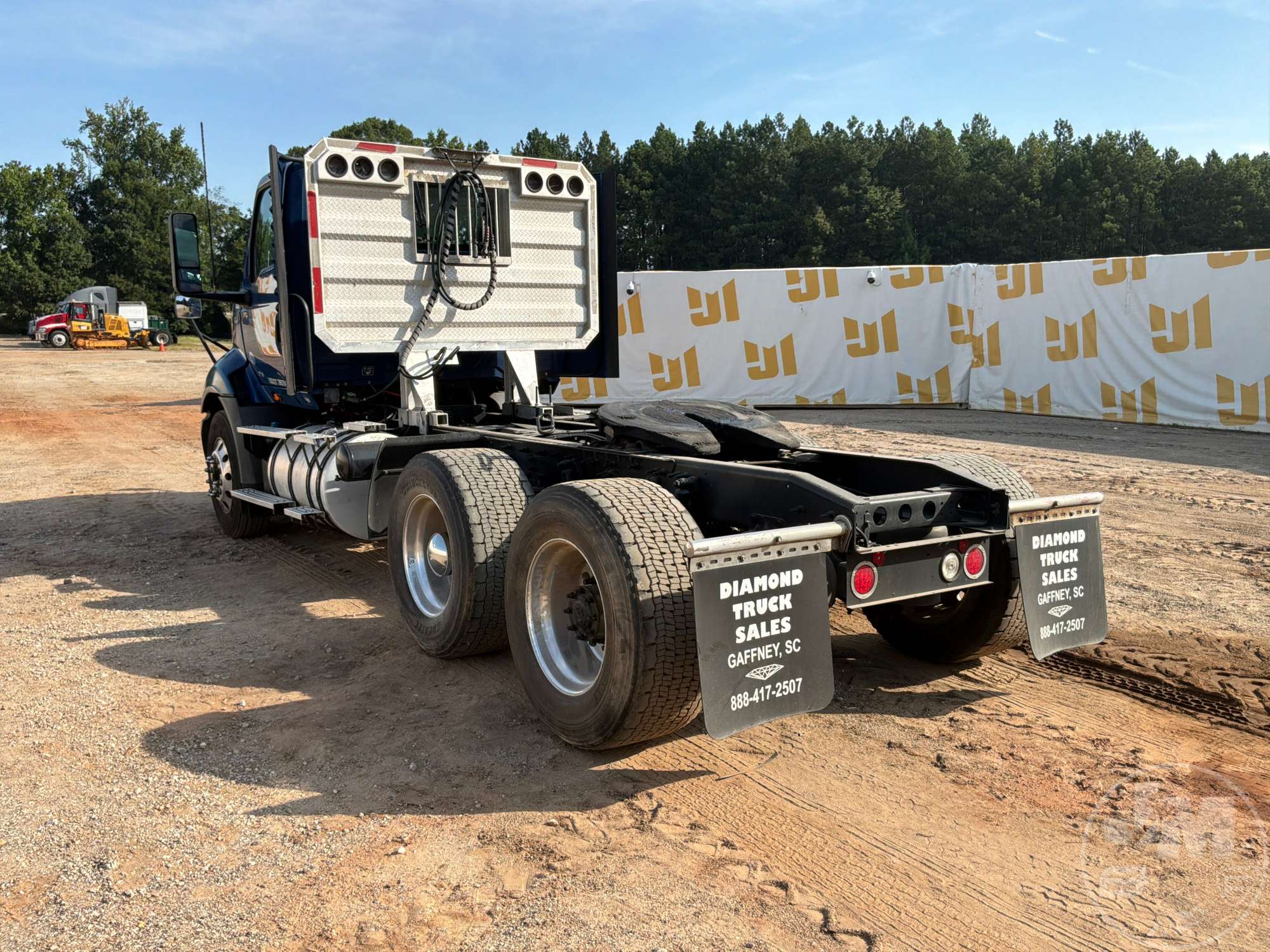 2020 International RH613