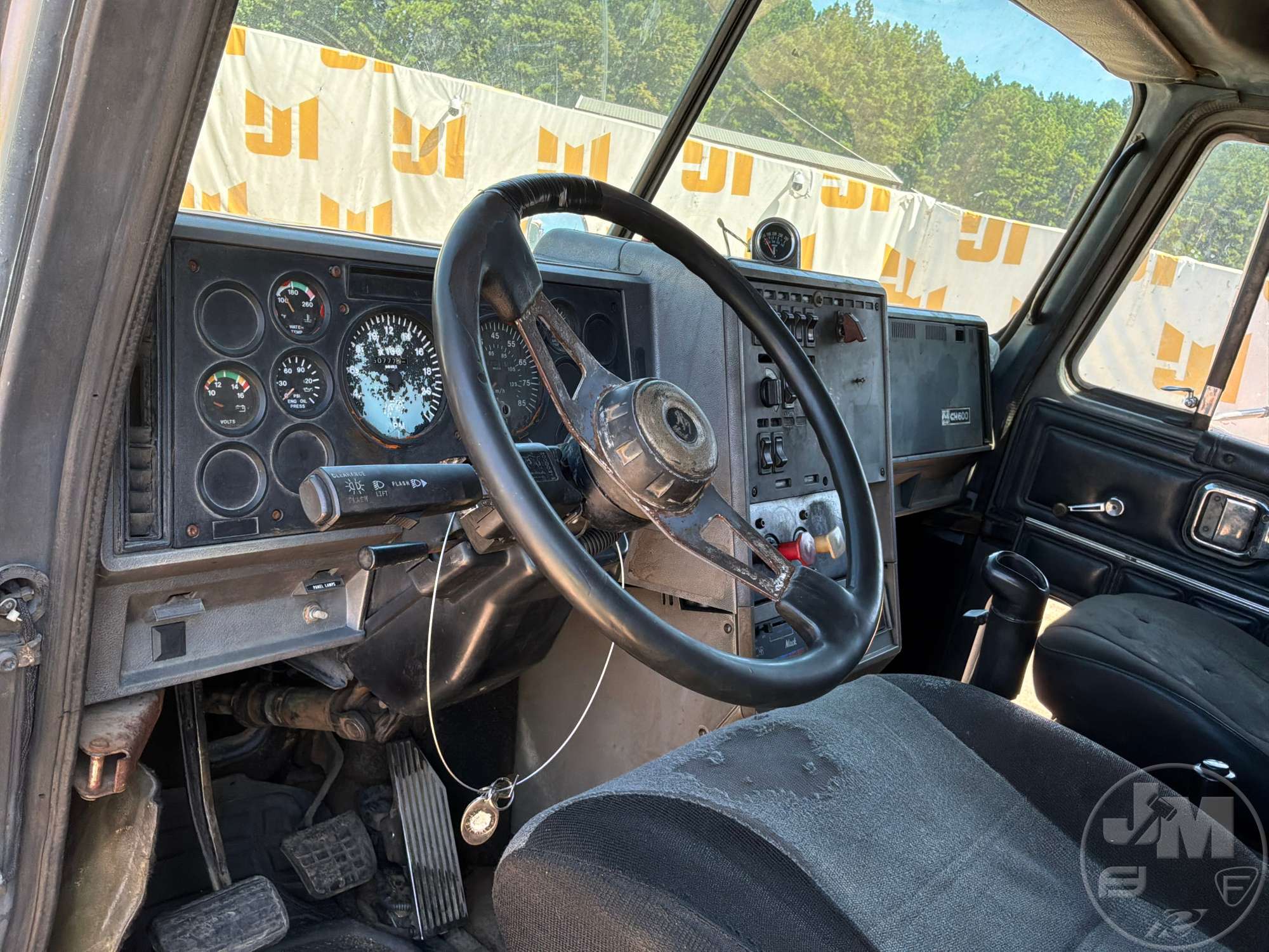1993 Mack CH613