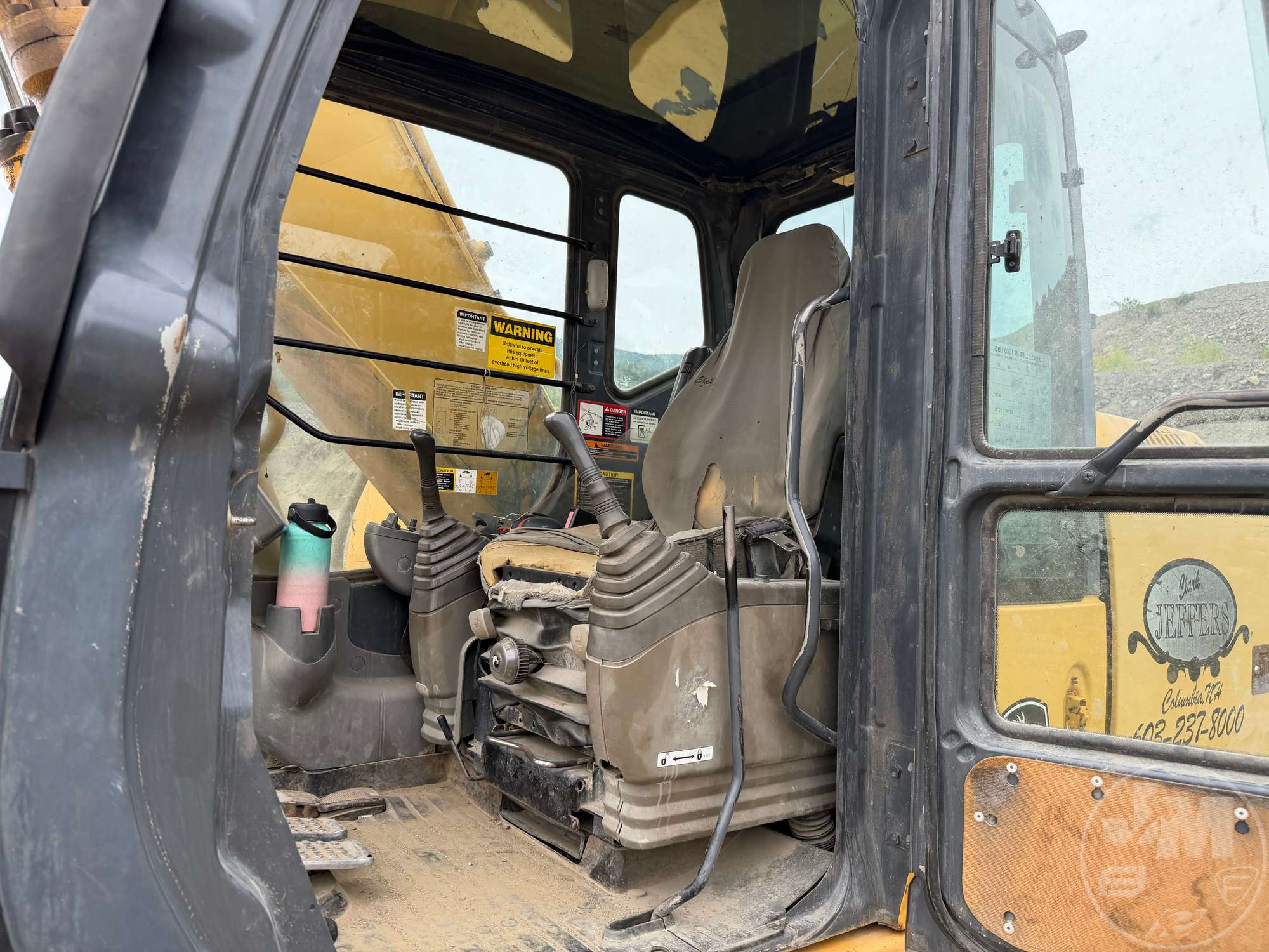 2004 John Deere 270C LC