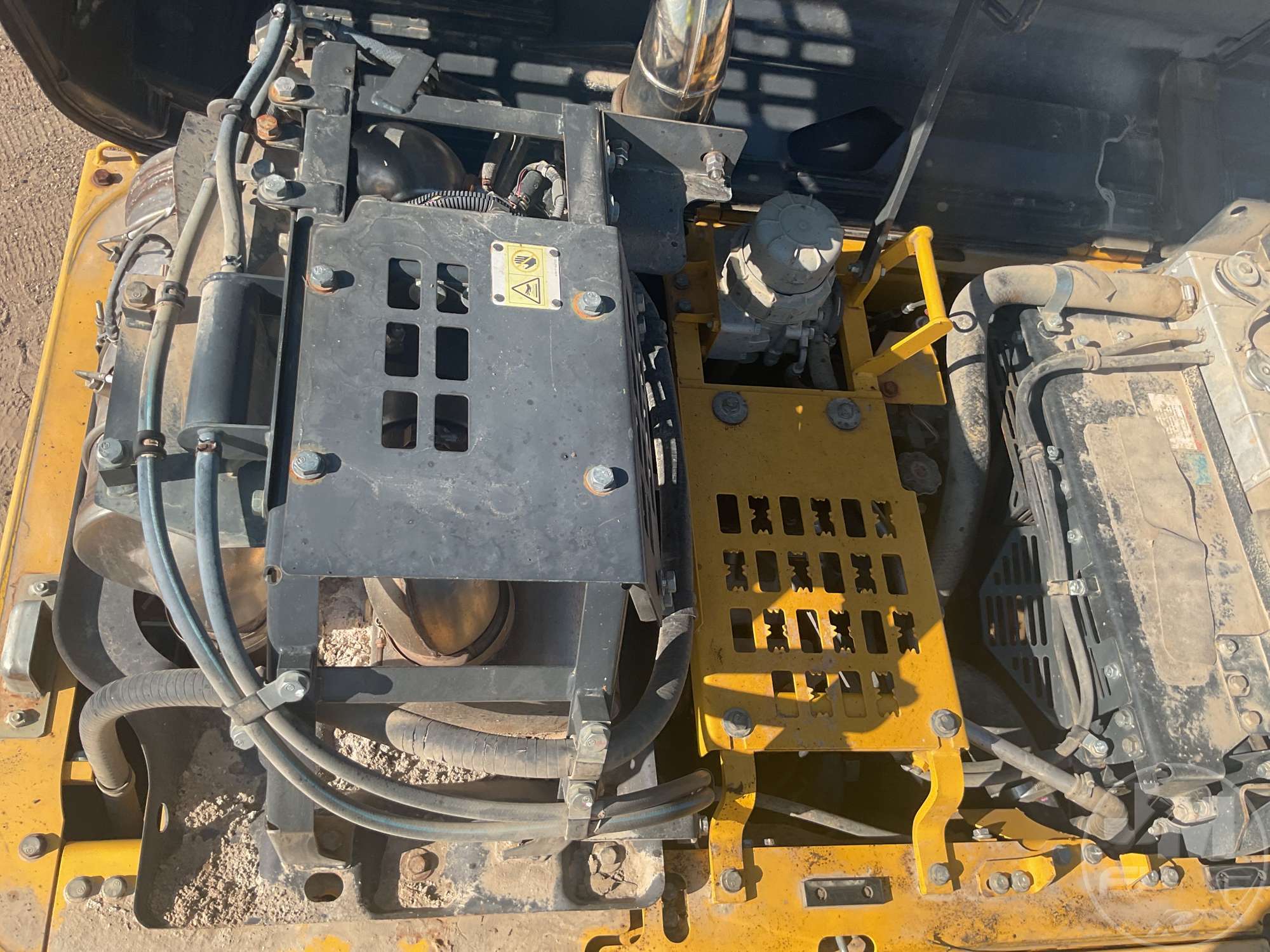 2017 Komatsu PC170LC-11