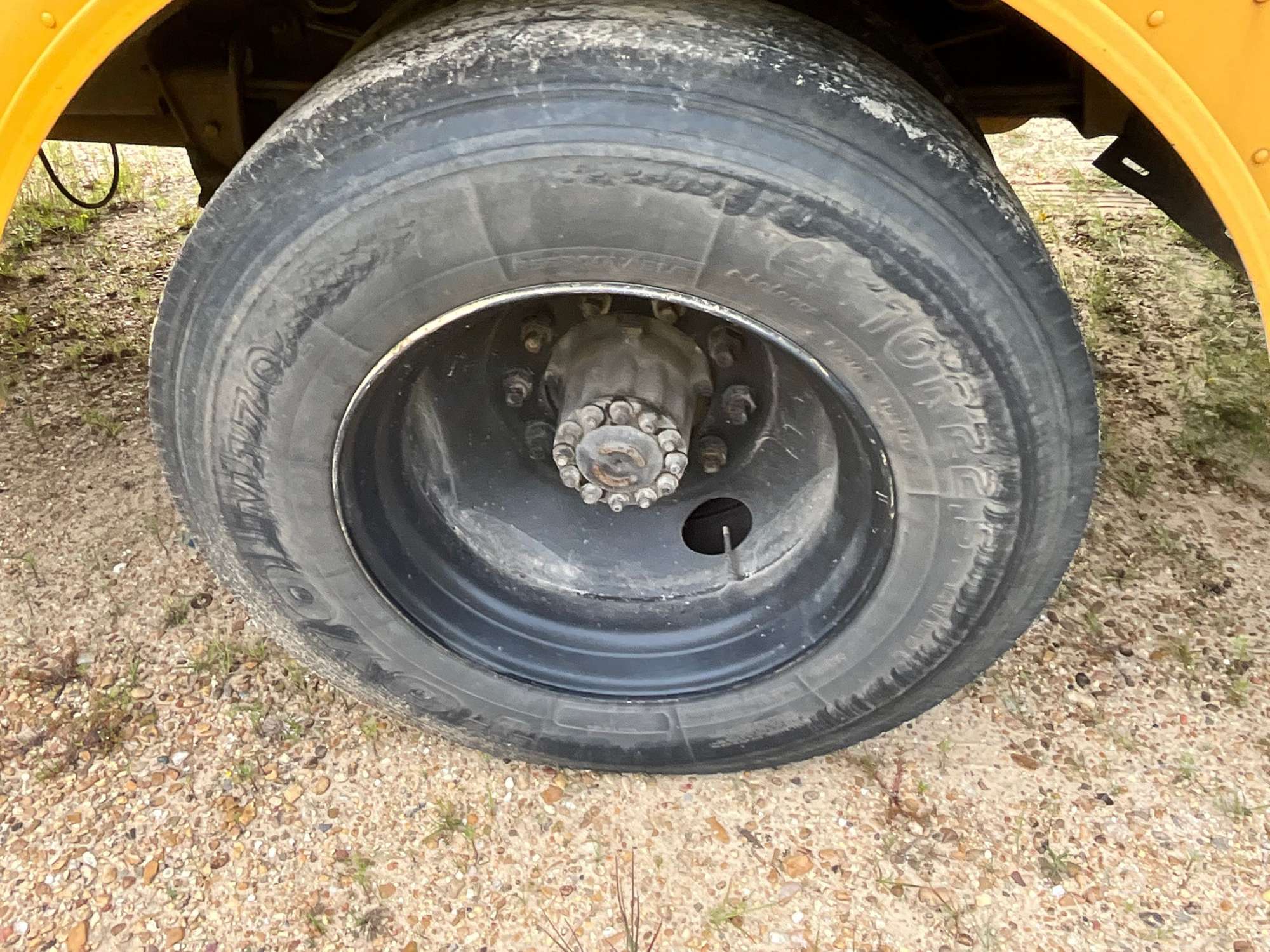2001 Freightliner FS 65 CHASSIS