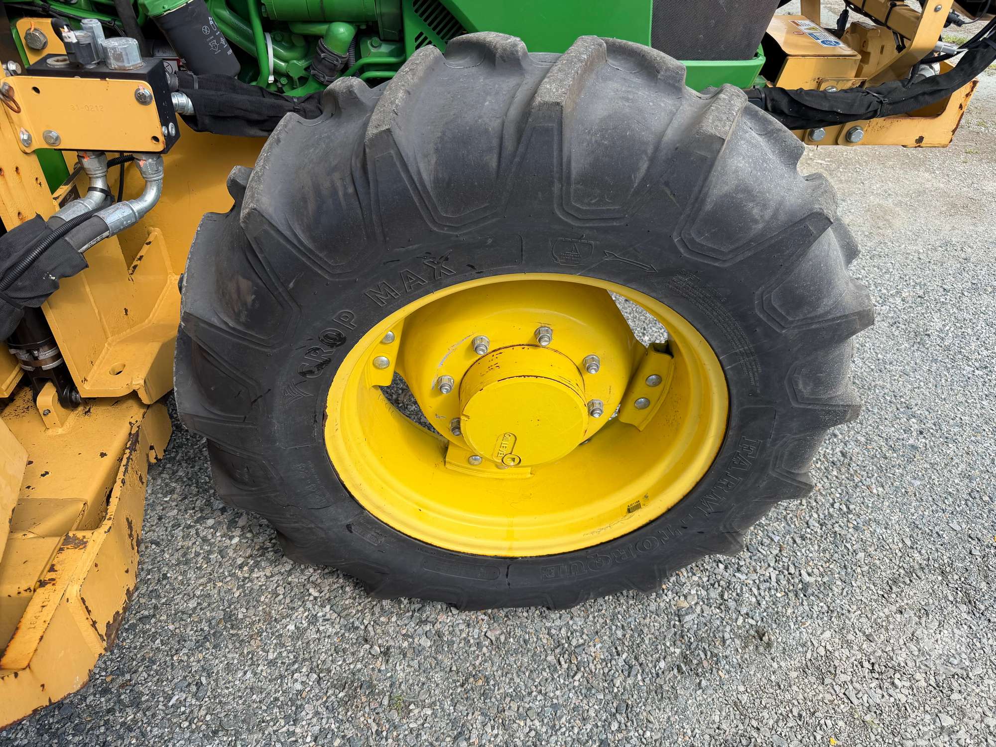 0 John Deere 5100E