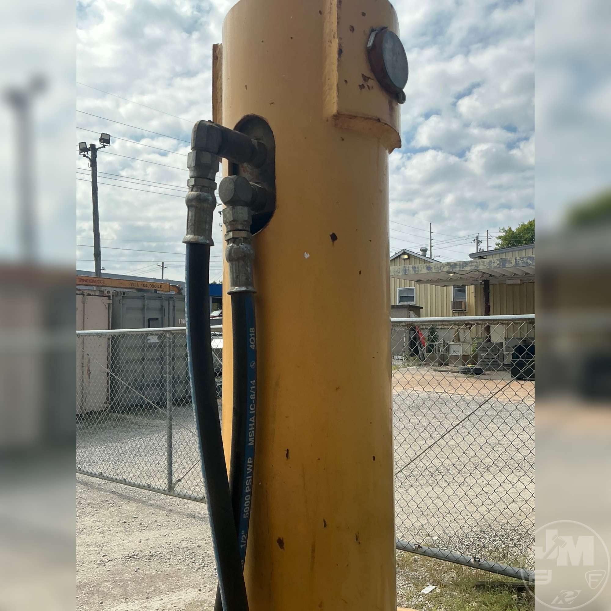 2000 Grove RT855B