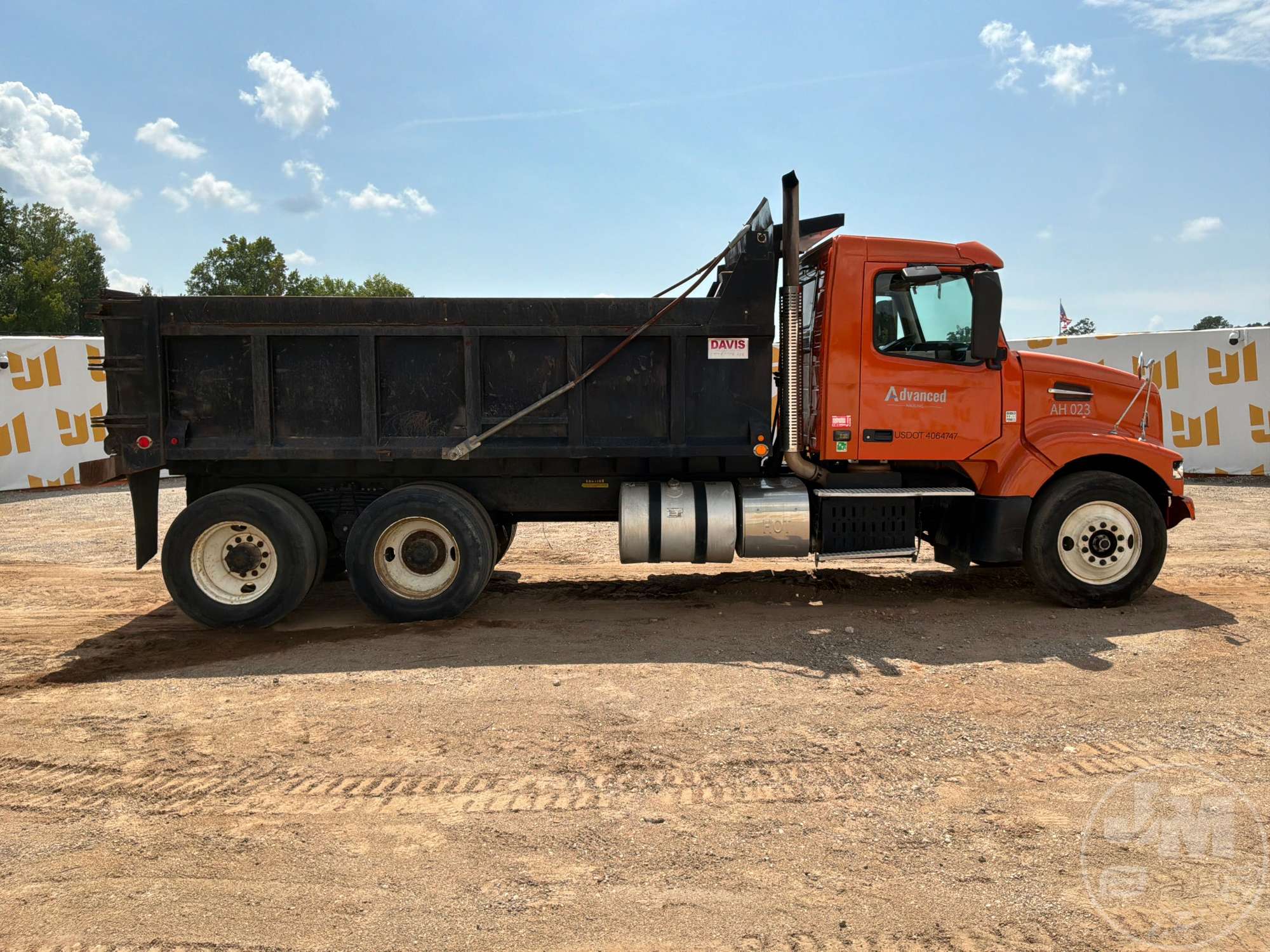 2014 Volvo VHD