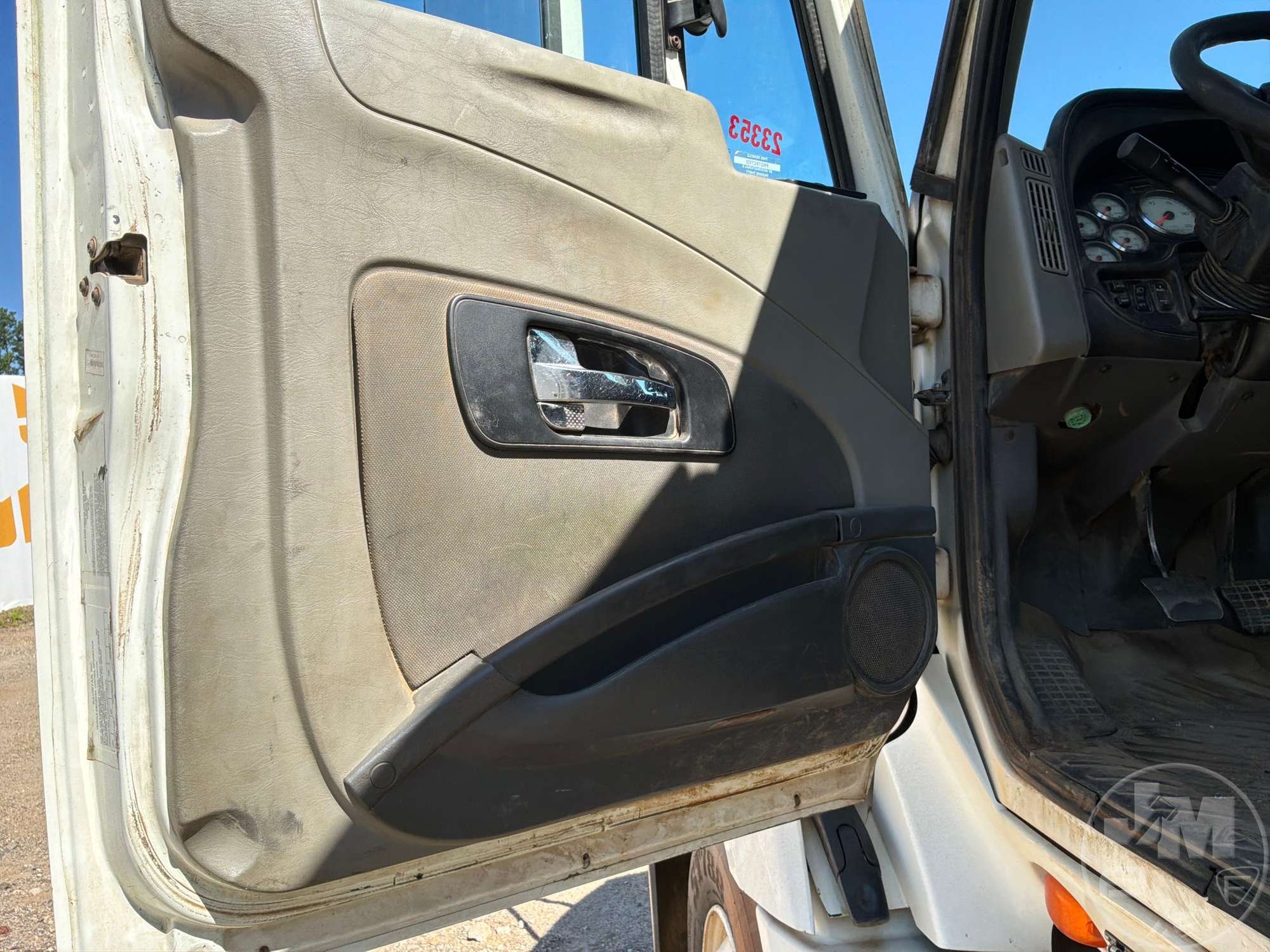 2015 International LF687