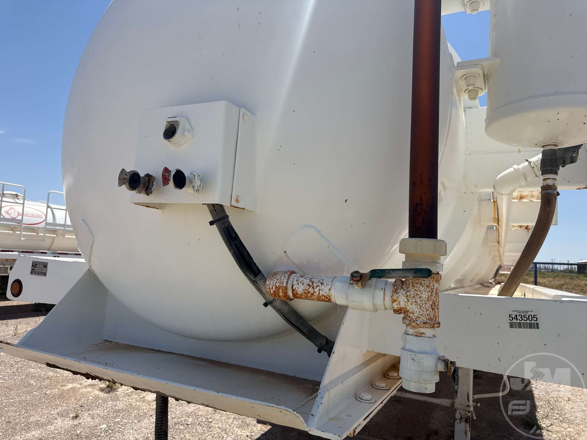 2011 Dragon VAC TANK TRAILER