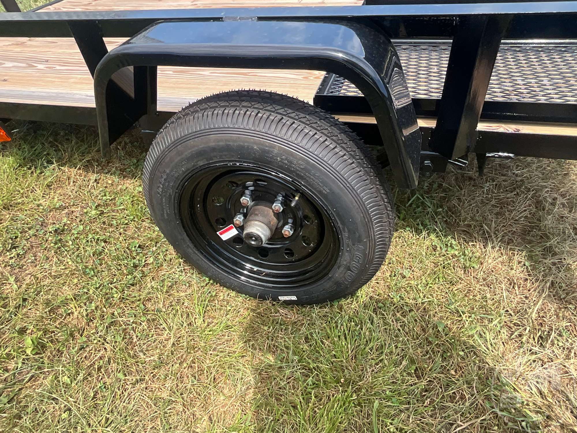 2027 TRIPLE CROWN TRAILERS, INC LD5X8S10O