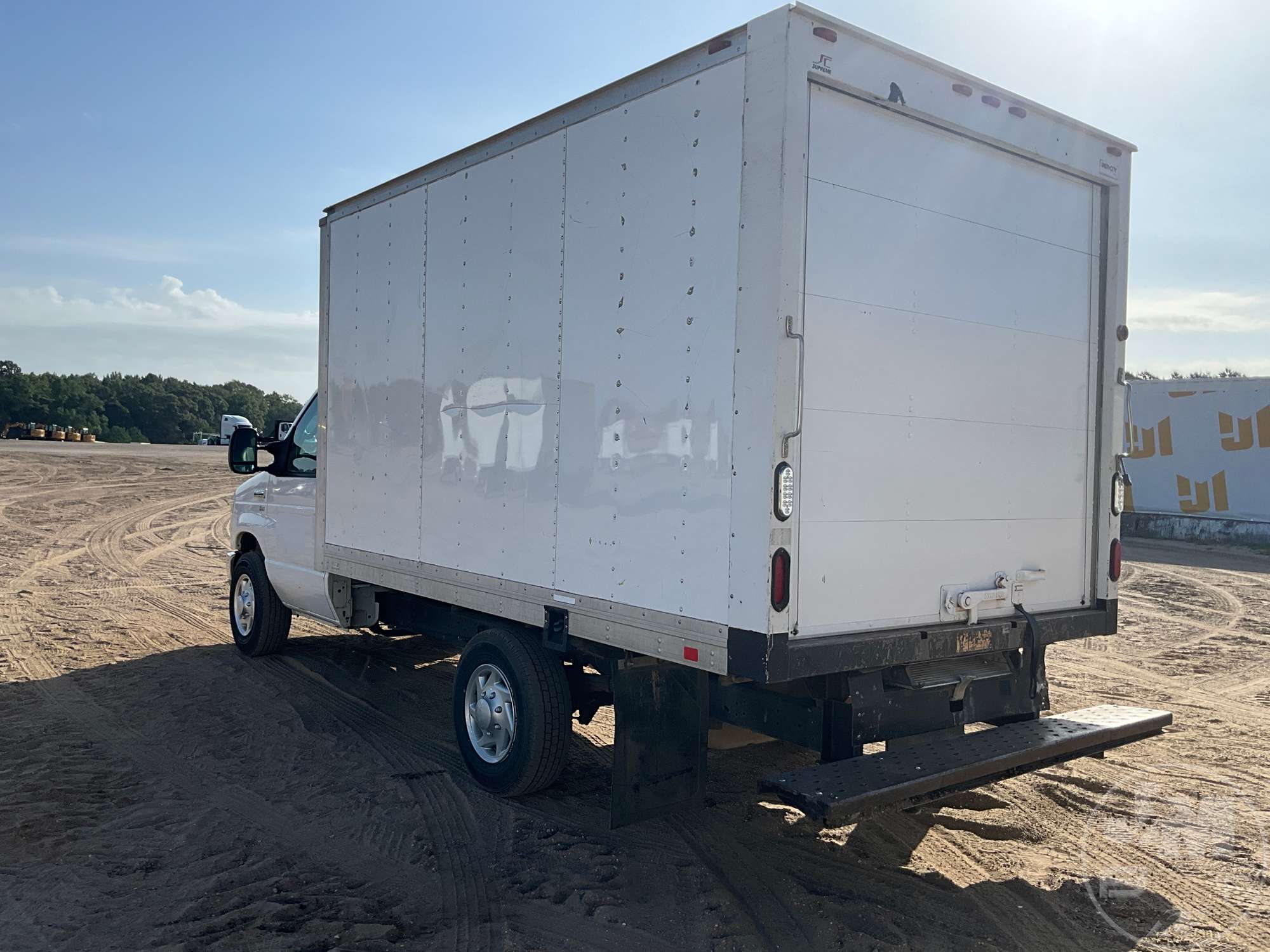2015 Ford E-350