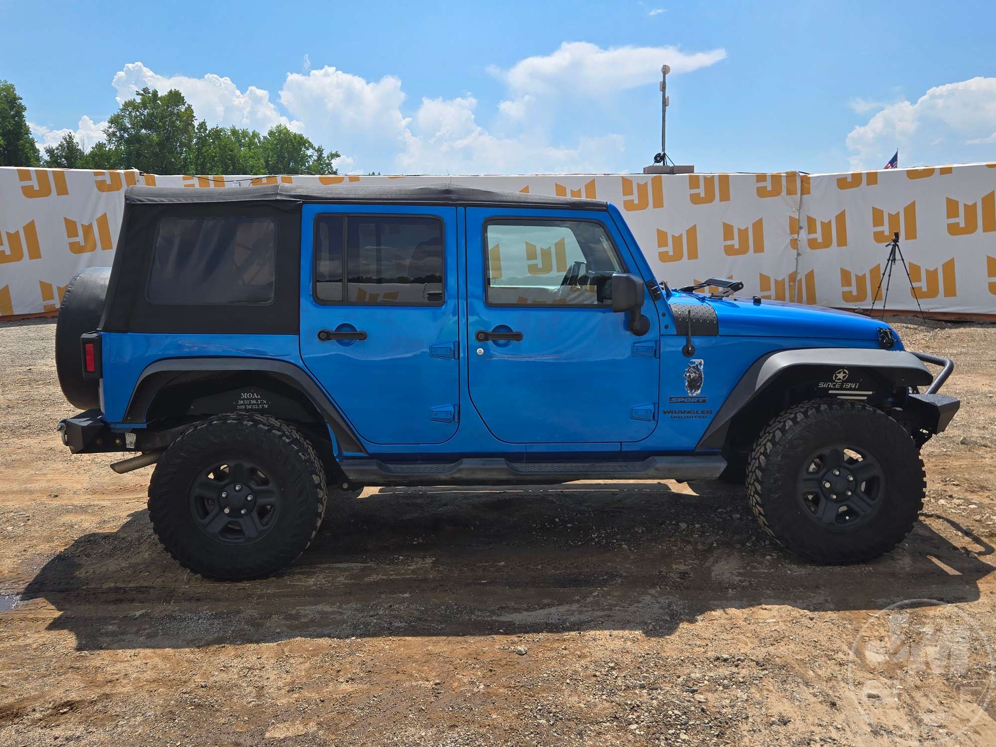 2016 Jeep WRANGLER