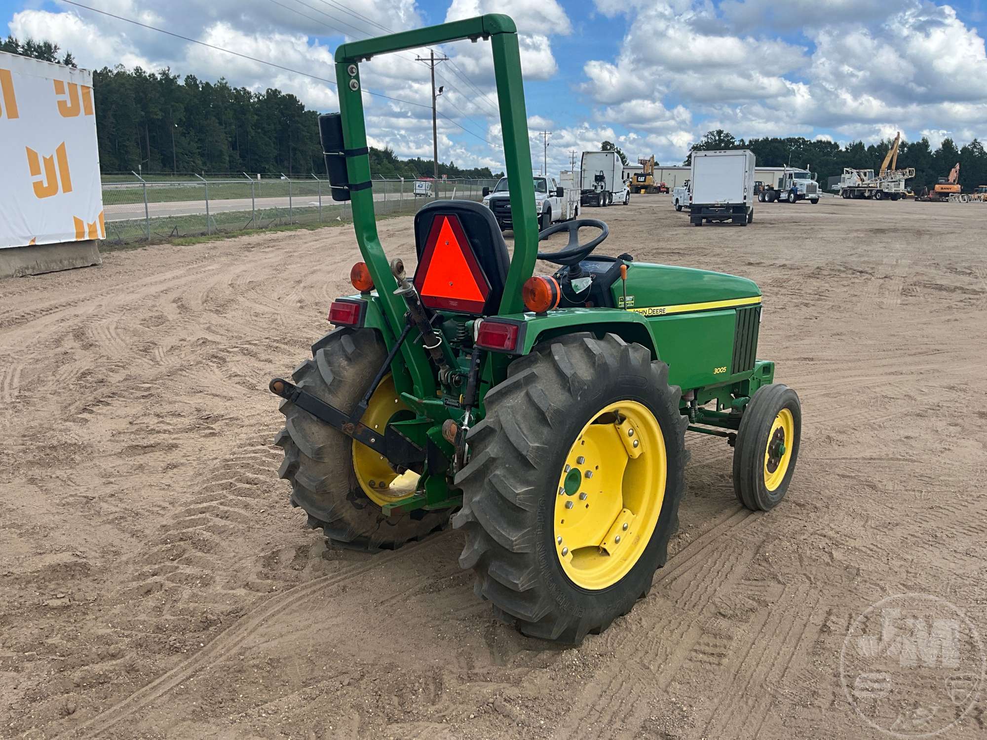 0 John Deere 3005