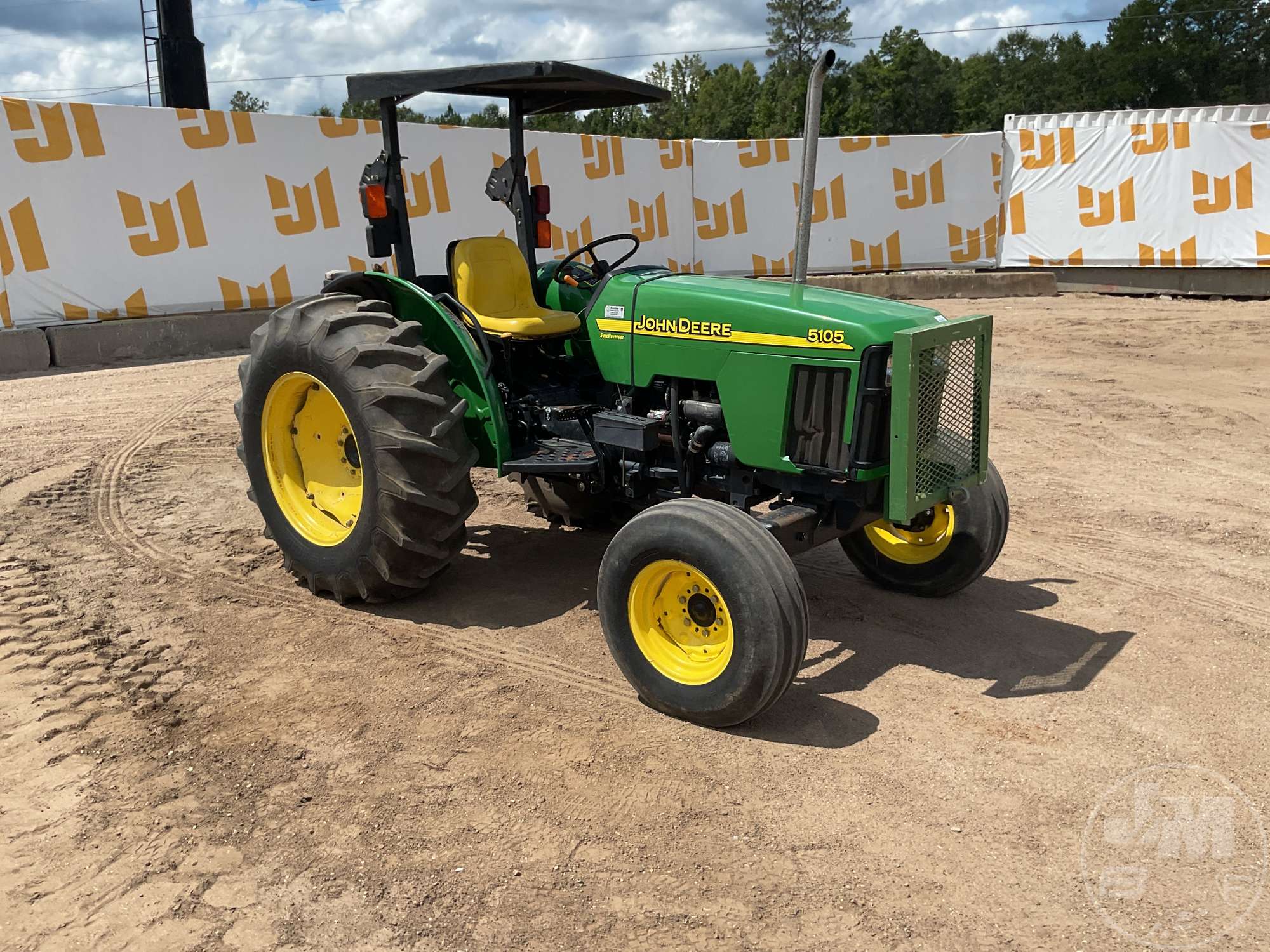 0 John Deere 5105