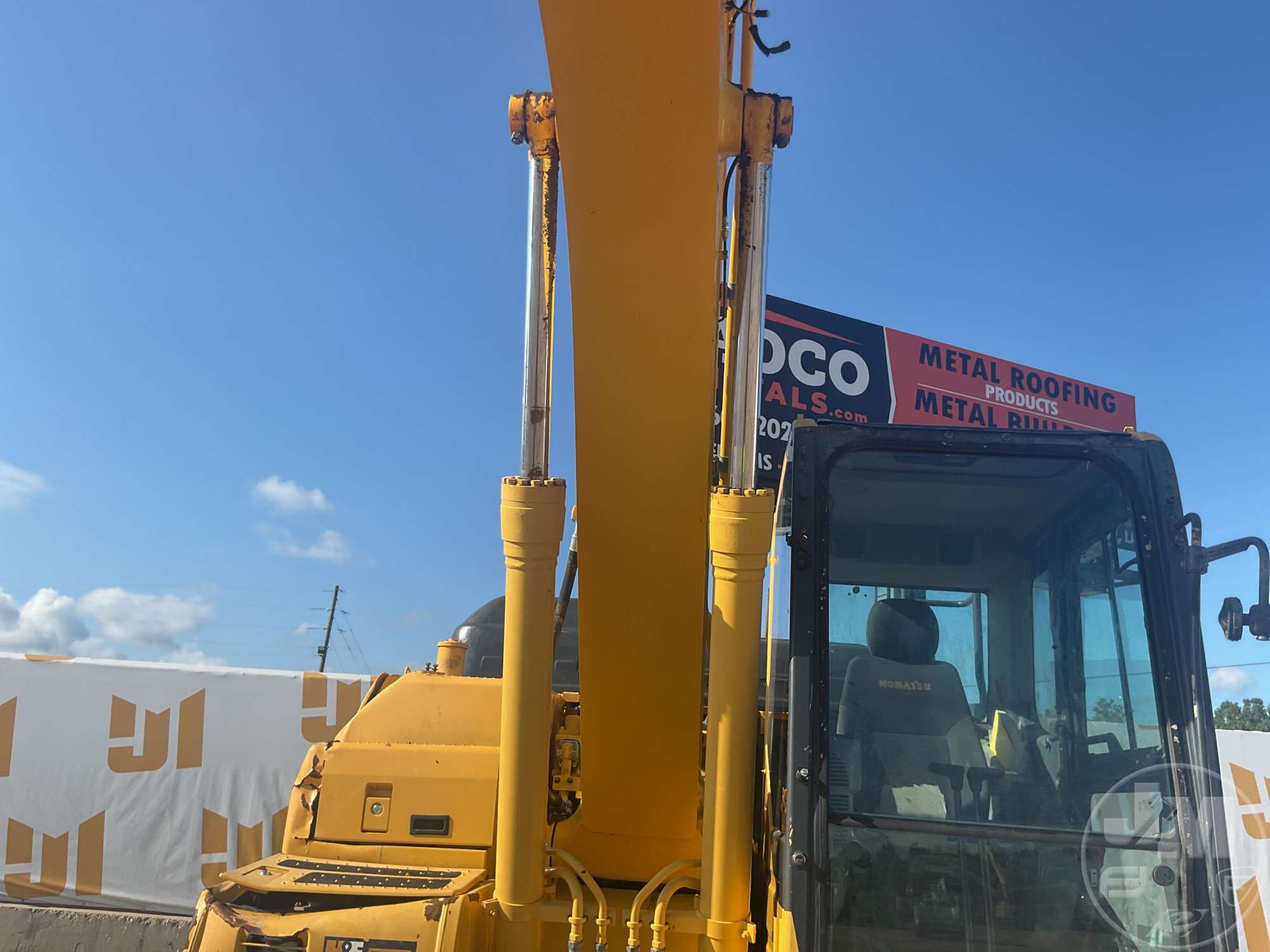 2017 Komatsu PC170LC-11