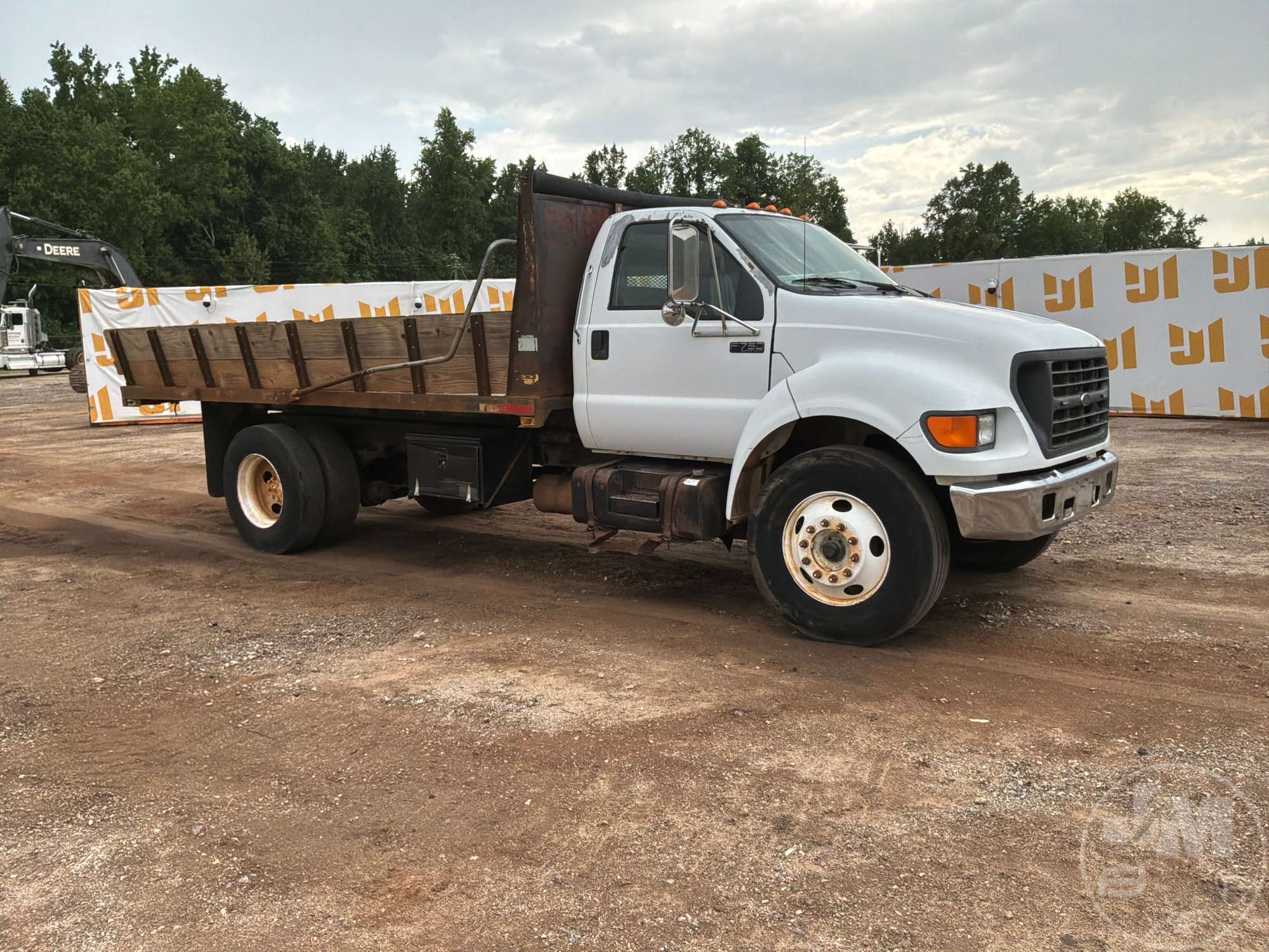 2000 Ford F-750