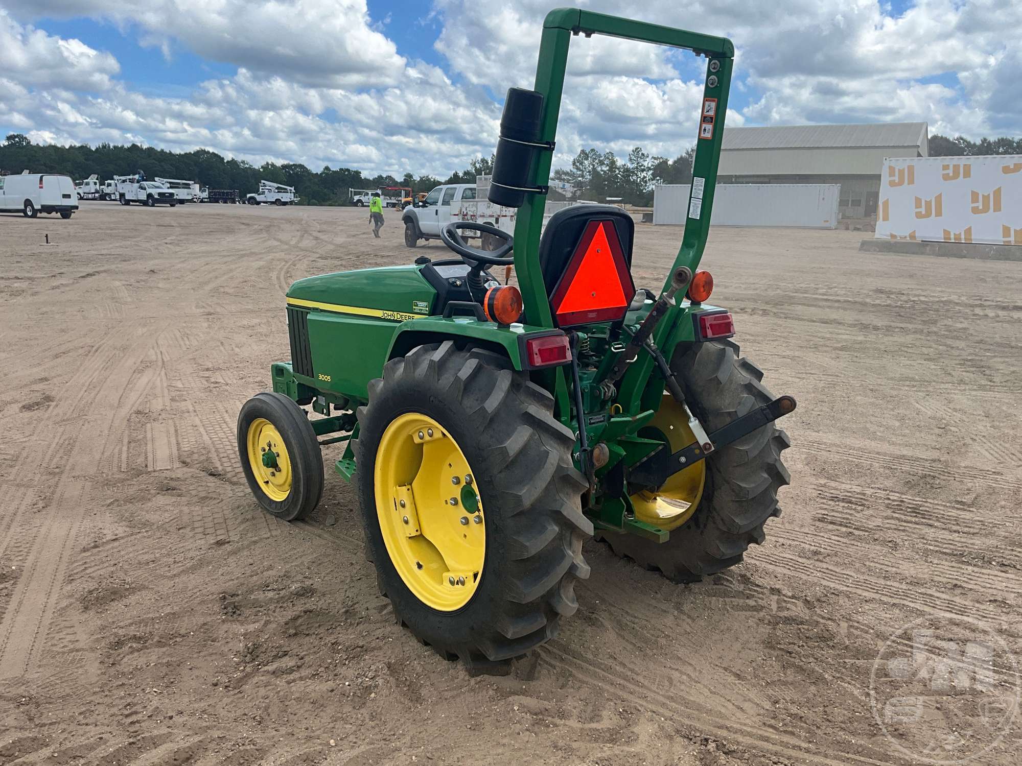 0 John Deere 3005