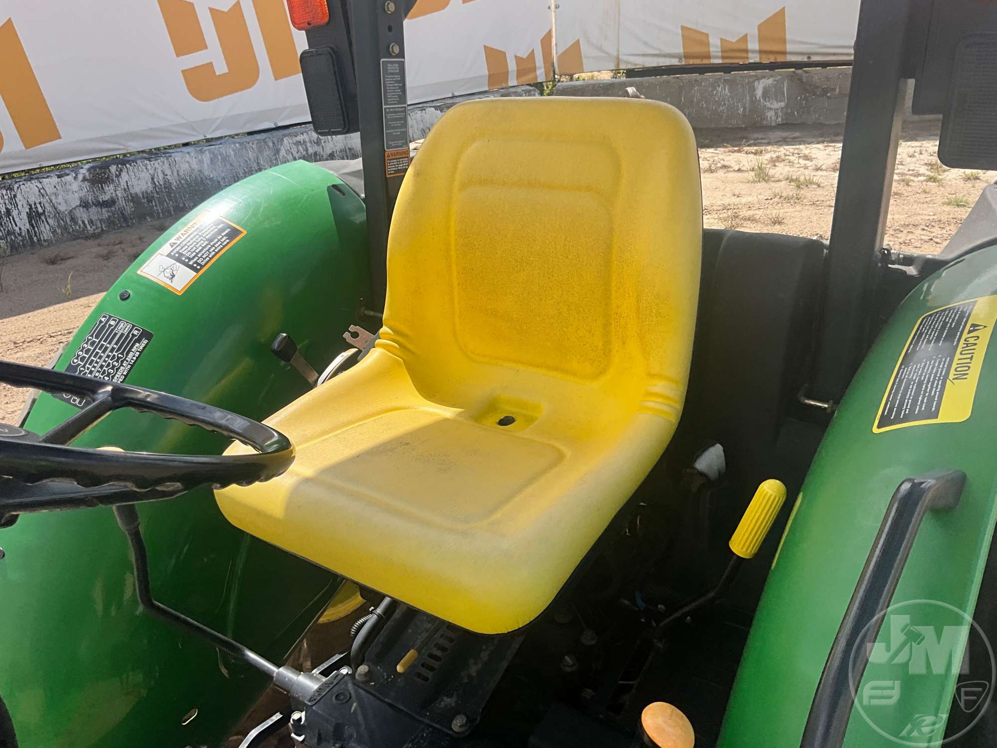 0 John Deere 5105