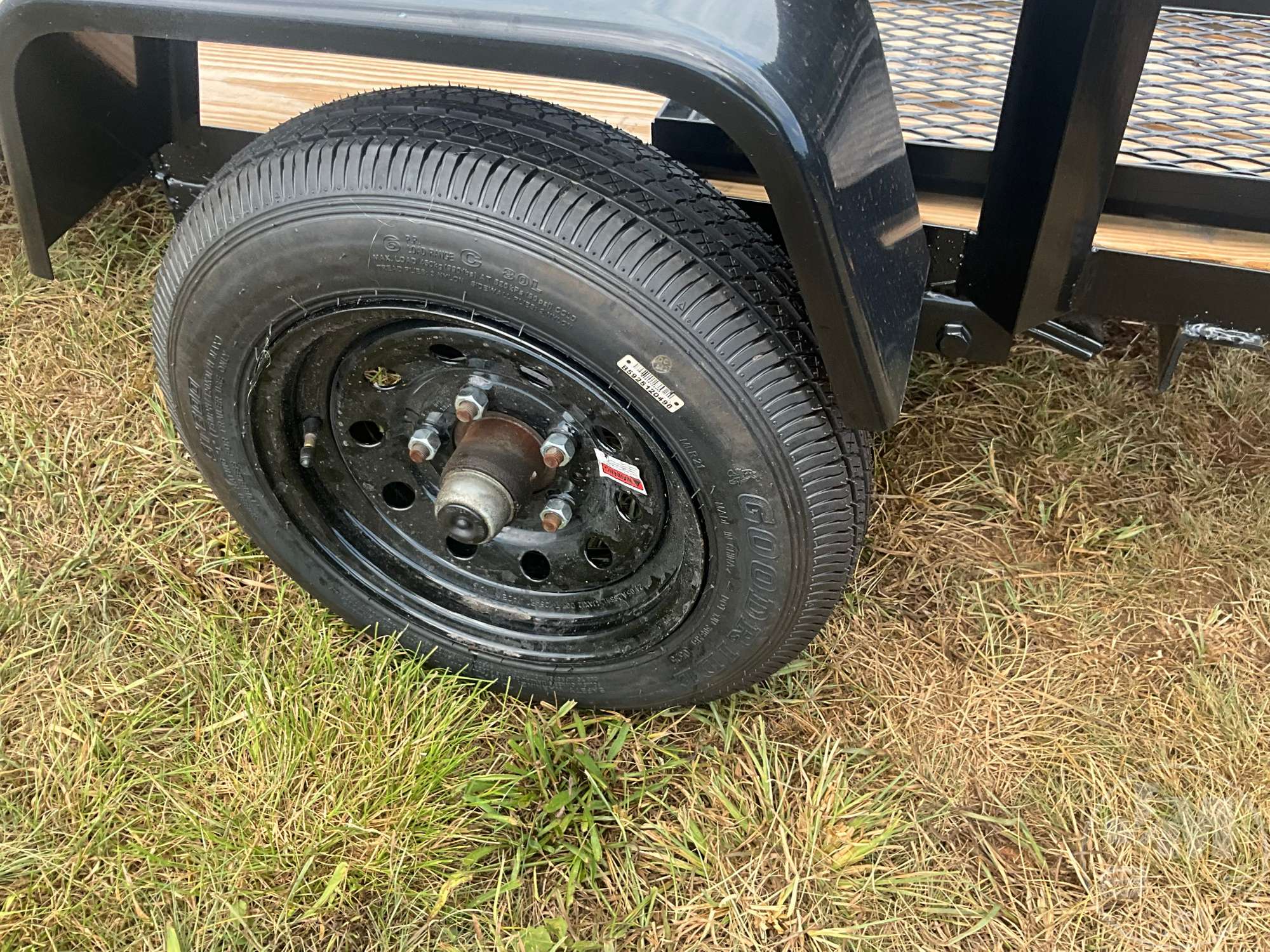 2027 TRIPLE CROWN TRAILERS, INC LD5X8S10O