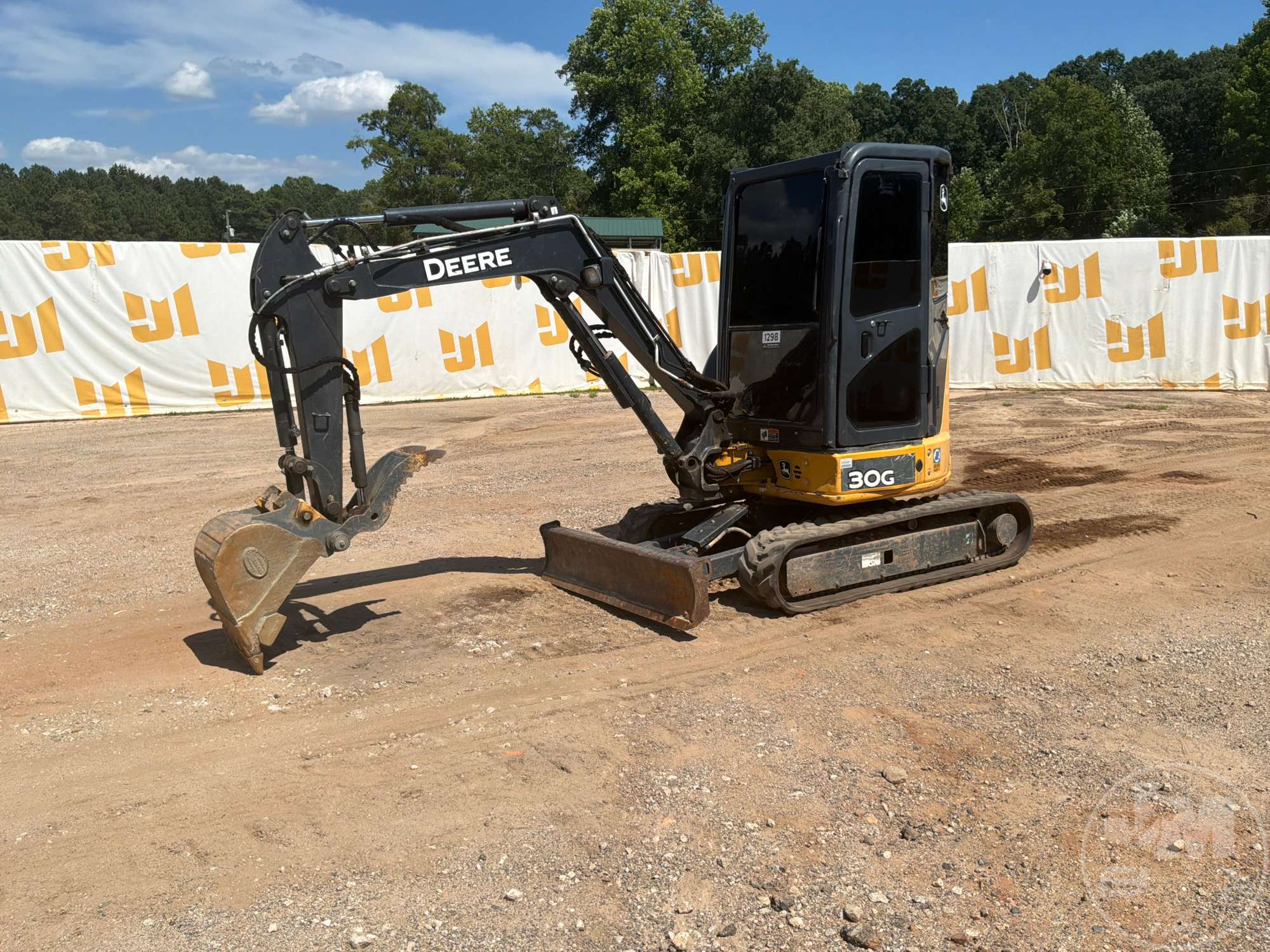Photo of 2017 John Deere 30G