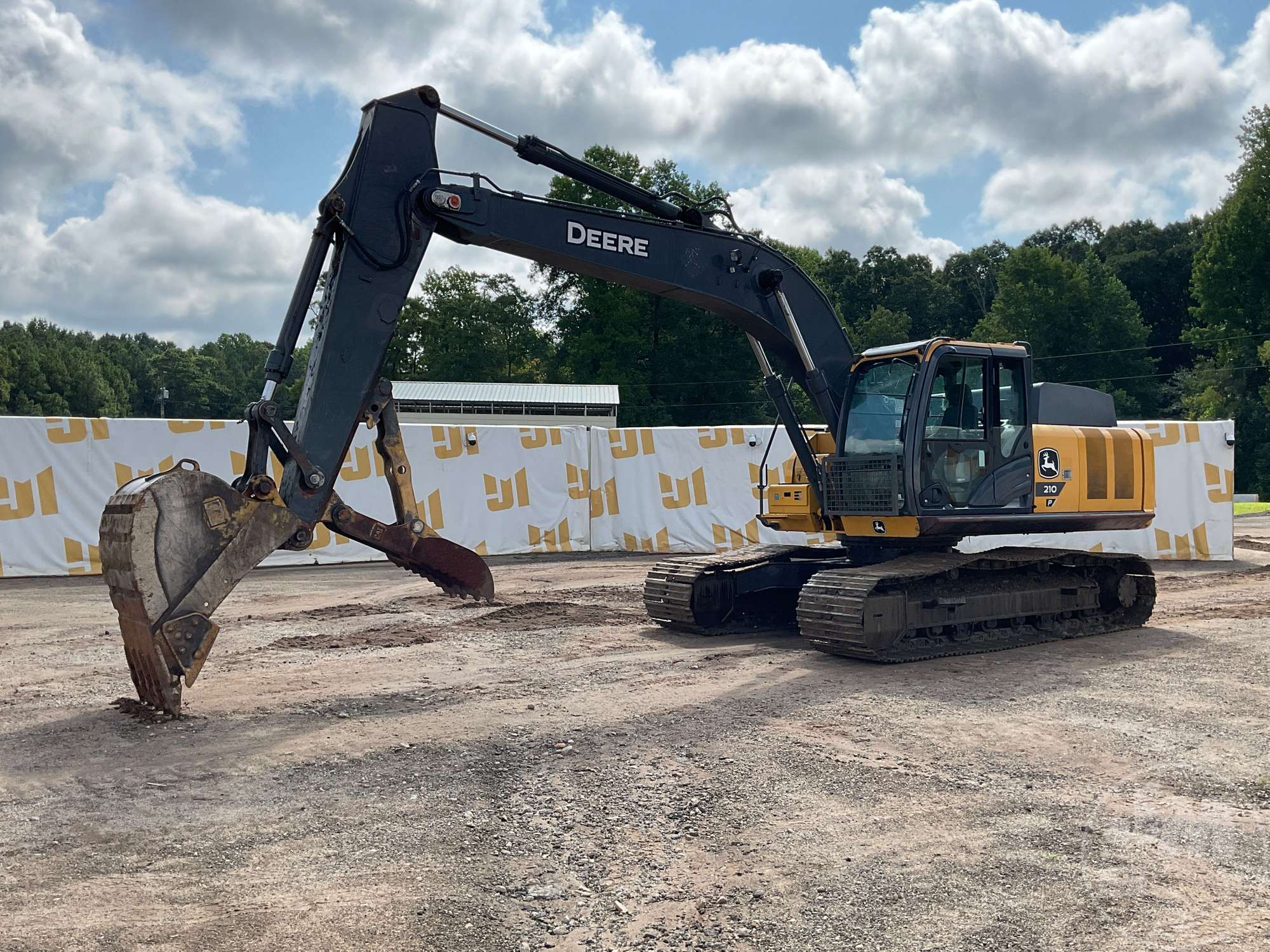 Photo of 2024 John Deere 210-P