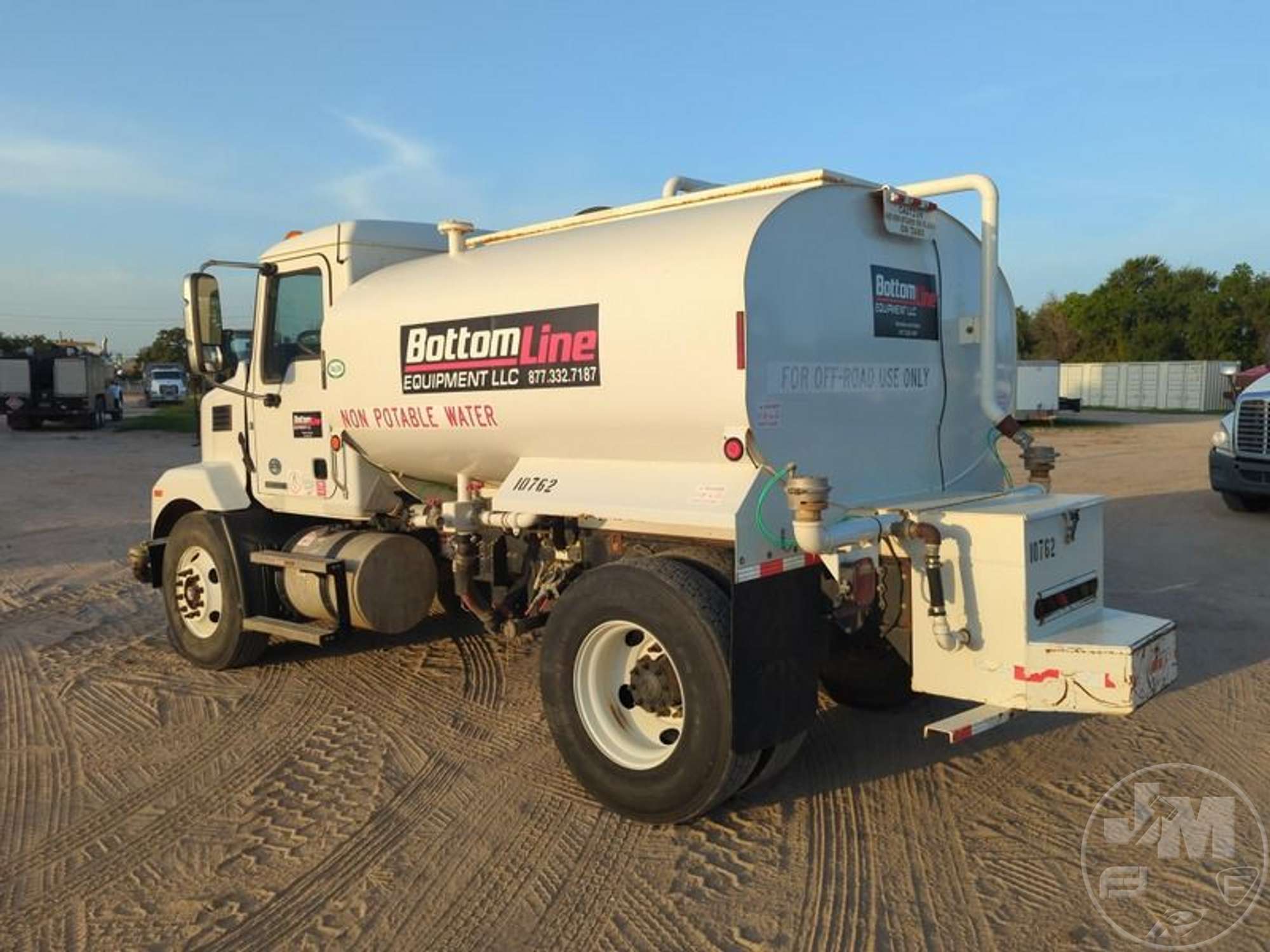 2023 Mack MD642R