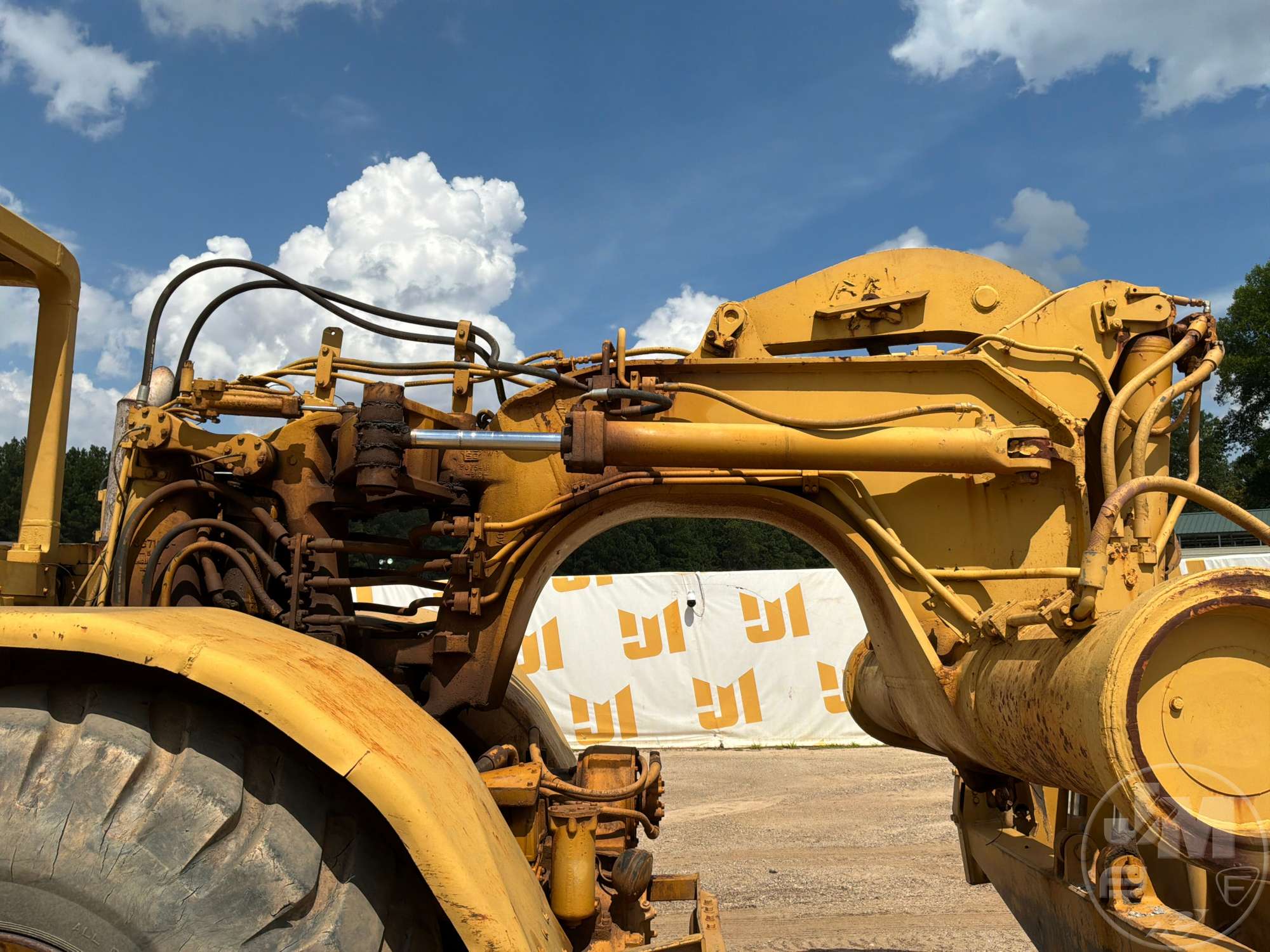 1984 Caterpillar 621B