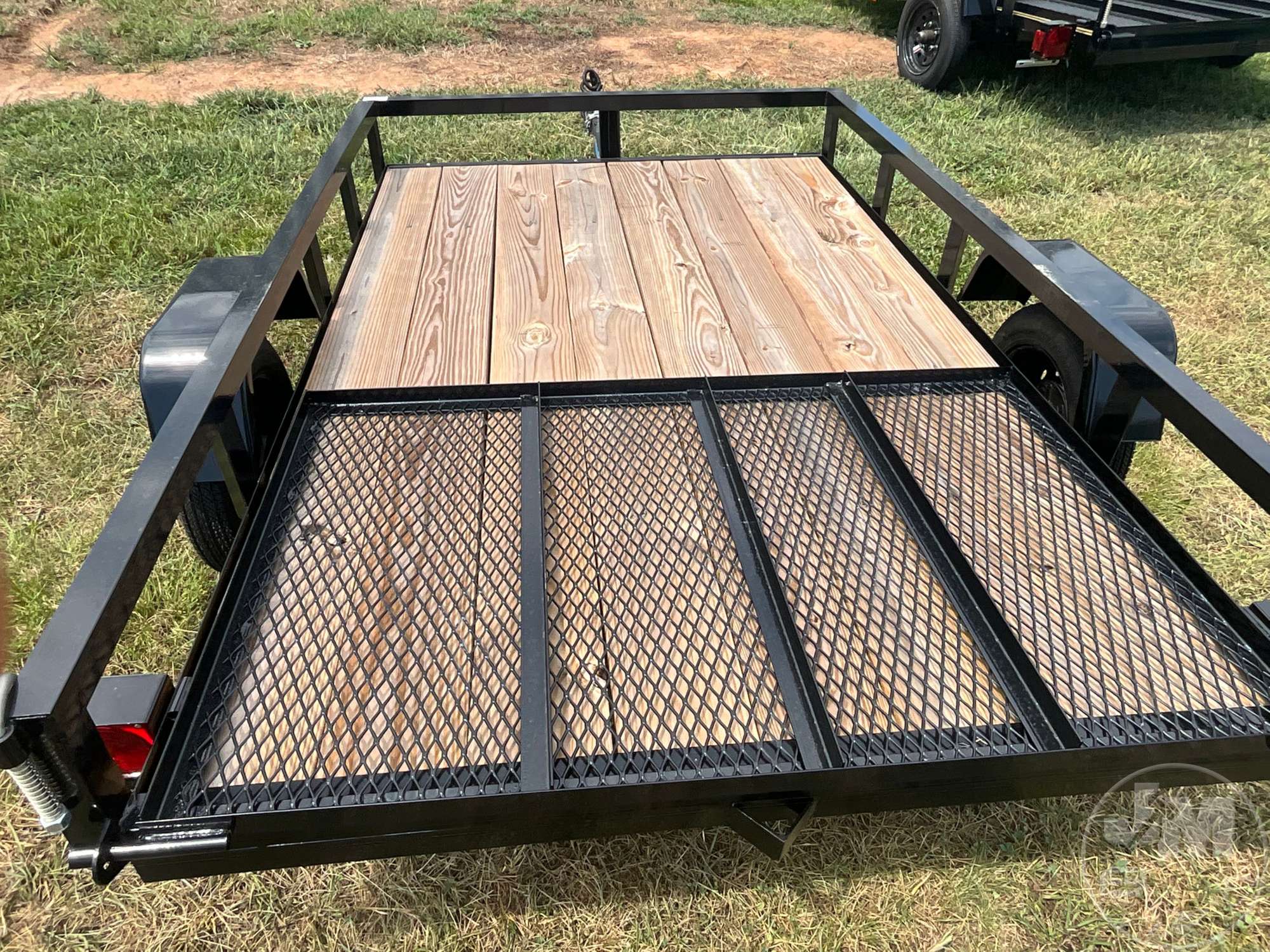 2027 TRIPLE CROWN TRAILERS, INC LD5X8S10O
