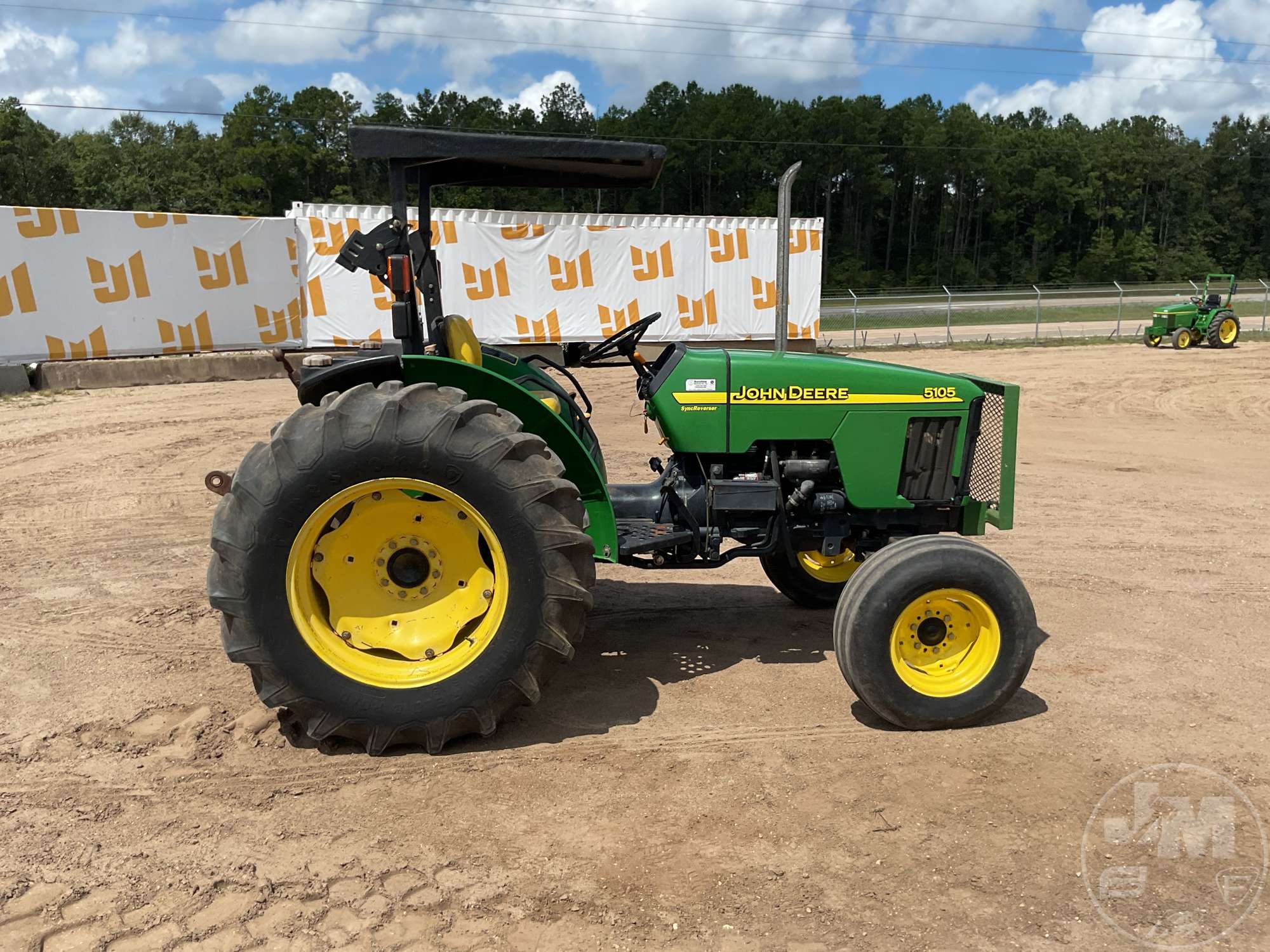 0 John Deere 5105