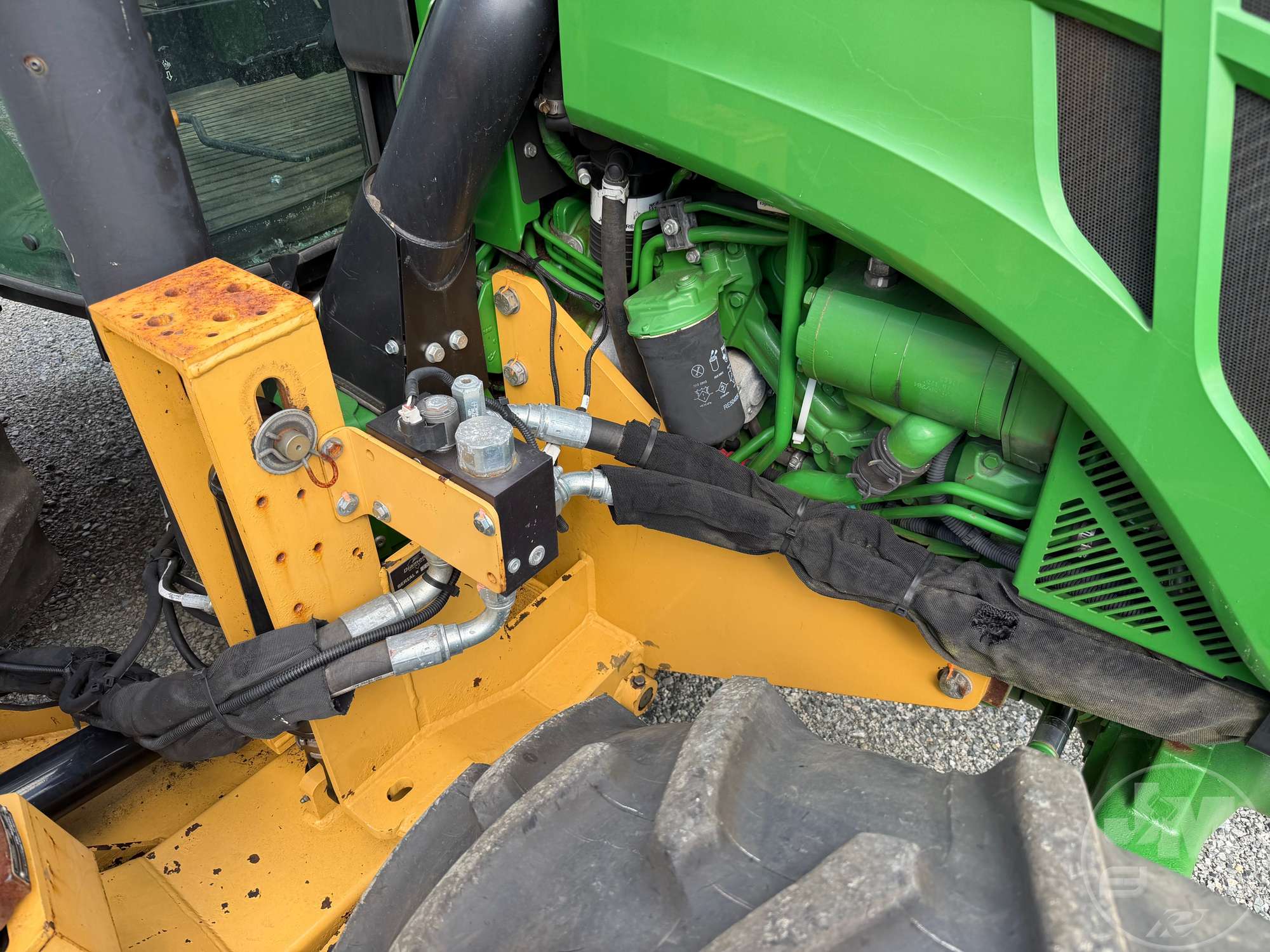 0 John Deere 5100E