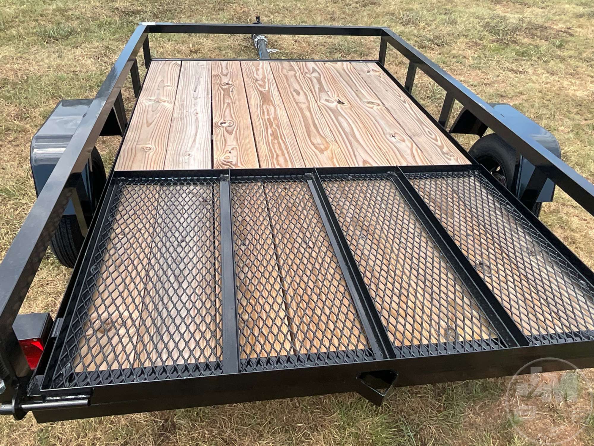 2027 TRIPLE CROWN TRAILERS, INC LD5X8S10O