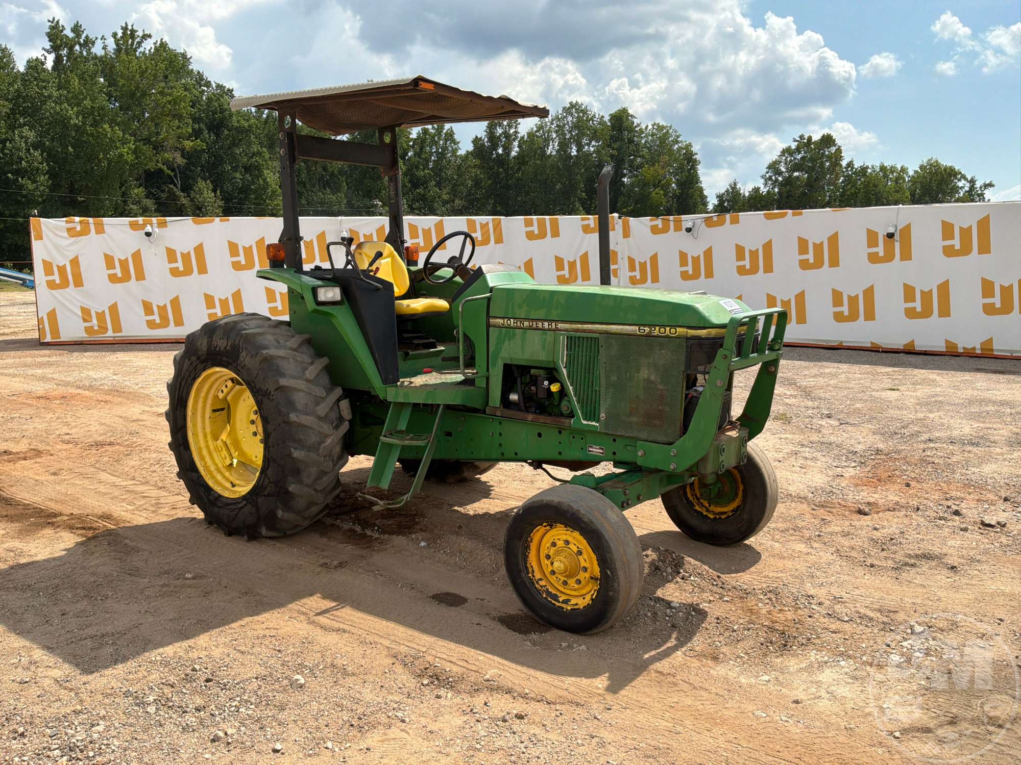 0 John Deere 6200