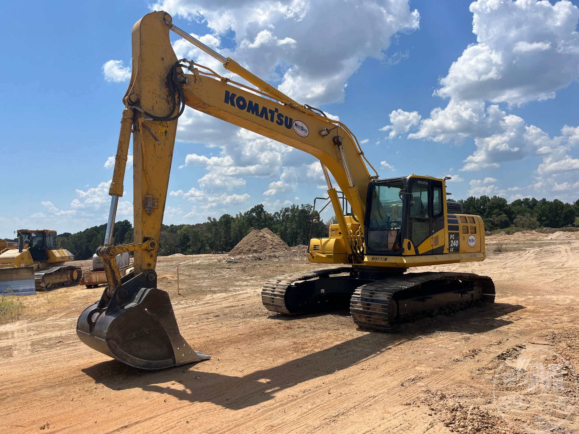 2022 Komatsu PC240LC-11