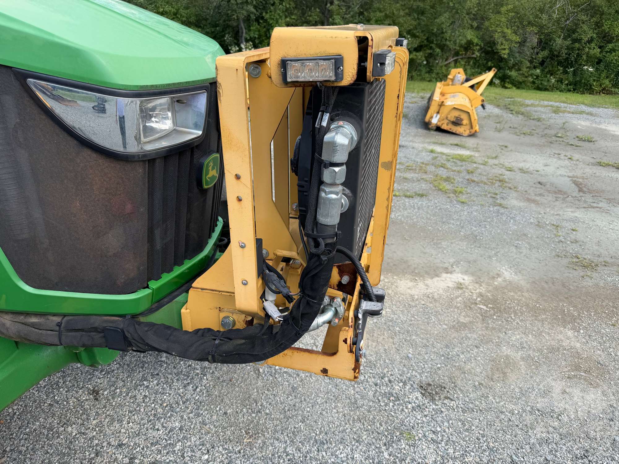 0 John Deere 5100E
